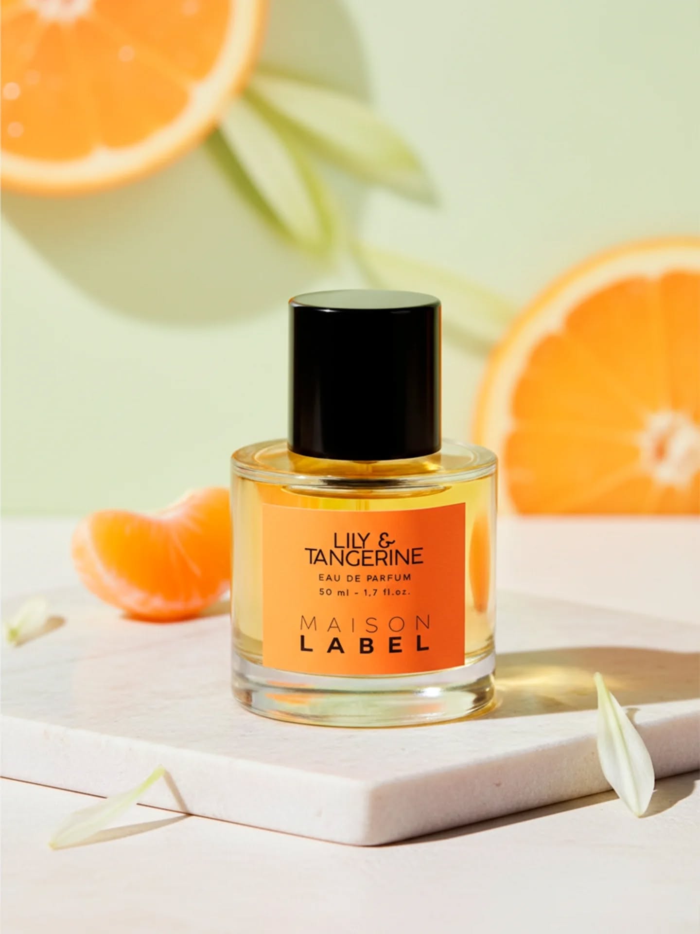 Lily & Tangerine is a vibrant, fresh and softly sugary fragrance.
Bright tangerine and lemon open the scent with natural energy, softened by delicate white flowers like lily and jasmine.
Fresh, uplifting and effortlessly elegant.
A fragrance that feels light on the skin and radiant throughout the day.
#MaisonLabel #LilyAndTangerine #FreshFragrance
#CitrusPerfume #NichePerfume