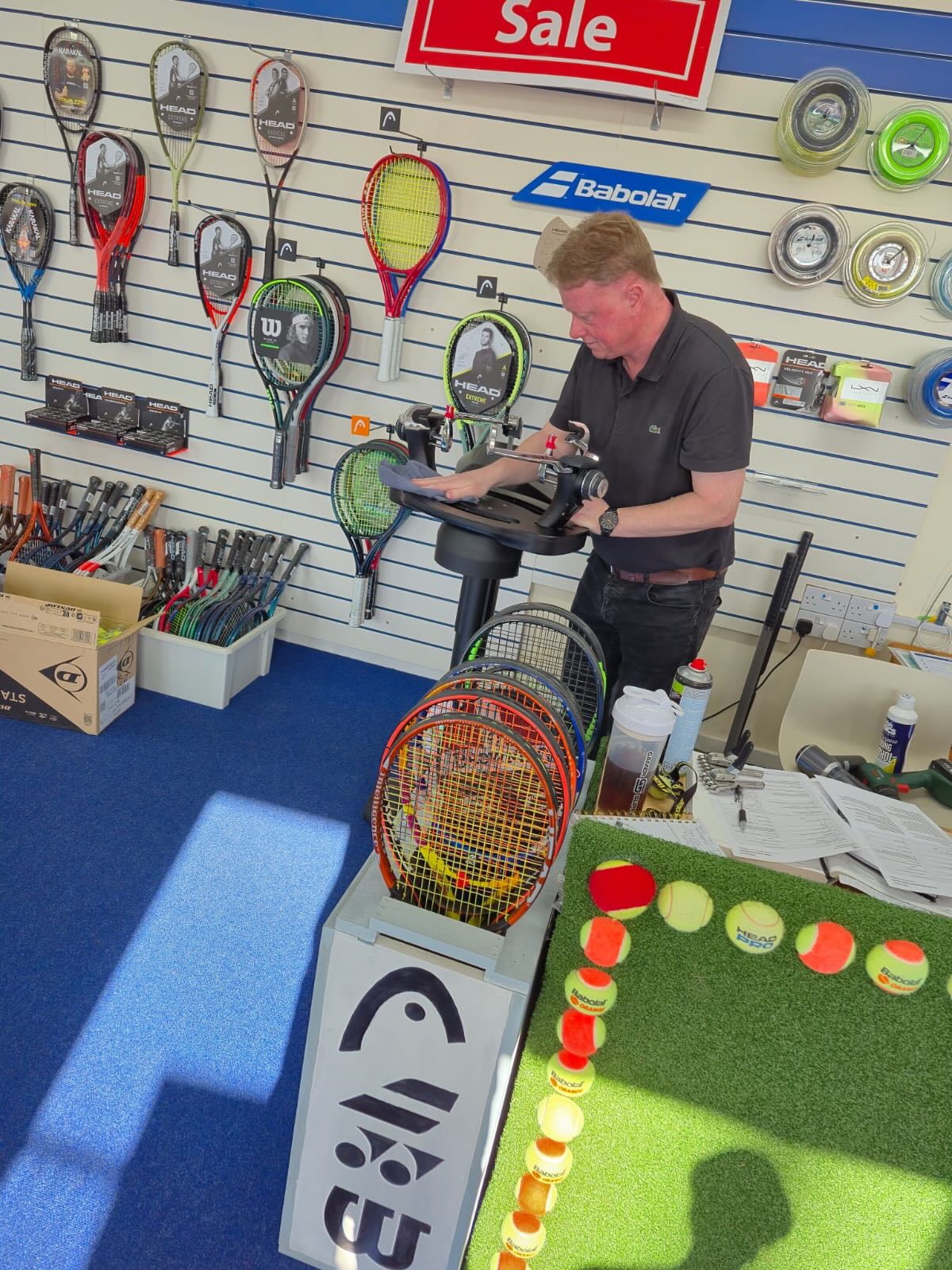 Andy Catchpole from @racketspec in store yesterday @quayrackets to service their @head_tennis TE3600 electronic stringing machine and provide some top tips on keeping it fine tuned going forward ๐ ๐พ๐ธ #badminton #tennis #squash #racketball #racketspec