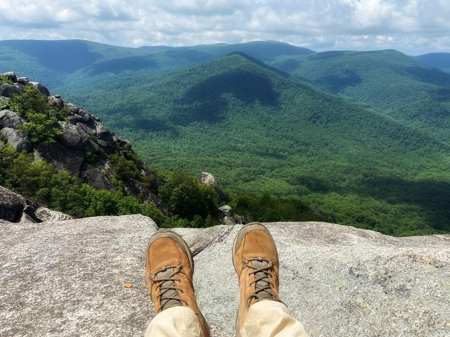 My top 3 trails of 2023 are on the blog now! #HappyNewYear #hiking #hikingtrails #getoutside #nationalparks #shenandoah #shenandoahnationalpark #blog #blogpost #newblogpost