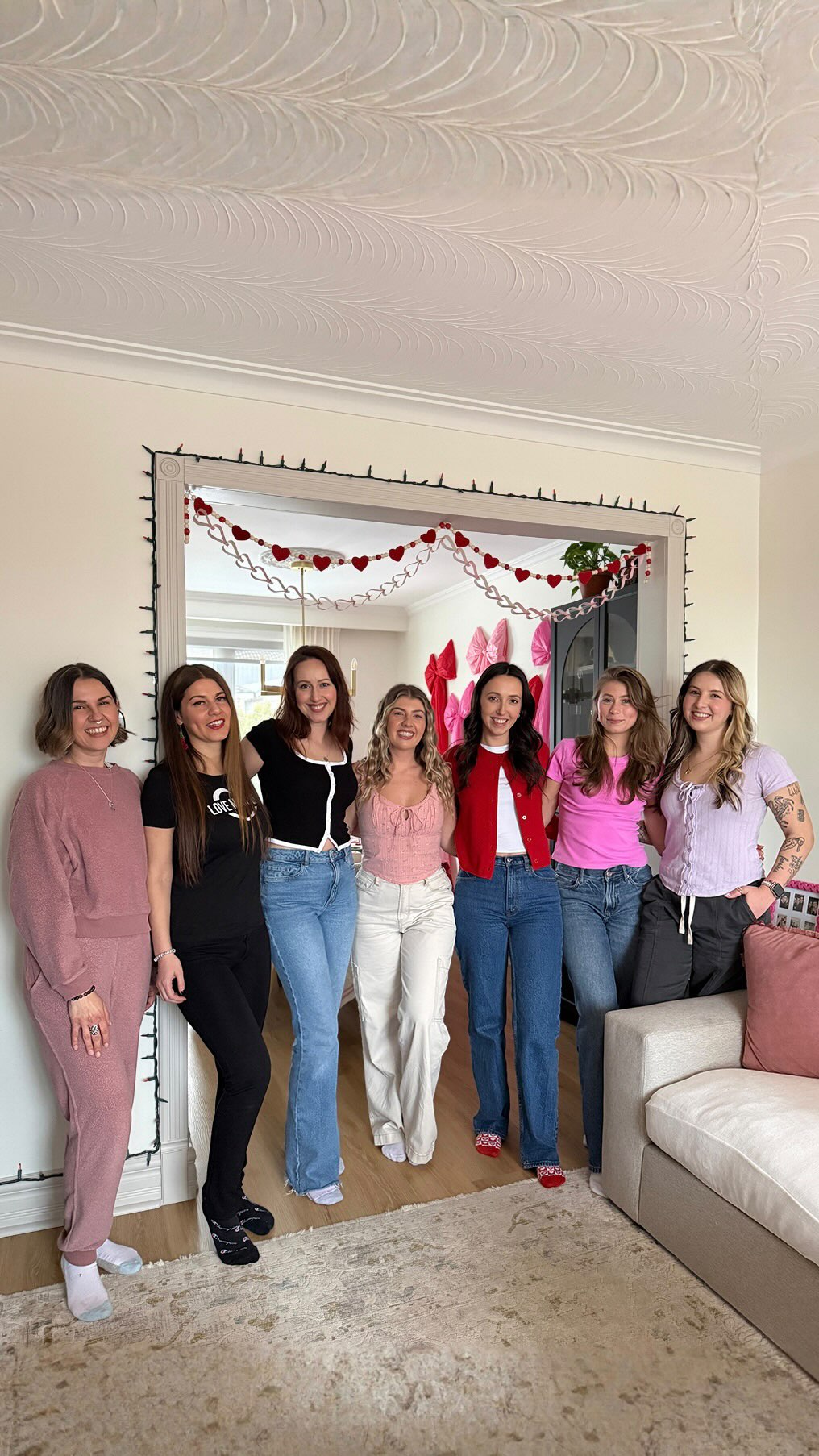 a galentine’s spent catching up & painting little keepsake boxes 💗🎨
#galentinesparty #paintingparty #diyactivity #galentinesactivity #girlsnightideas
galentines ideas, girls day, hosting ideas, paint night, valentines