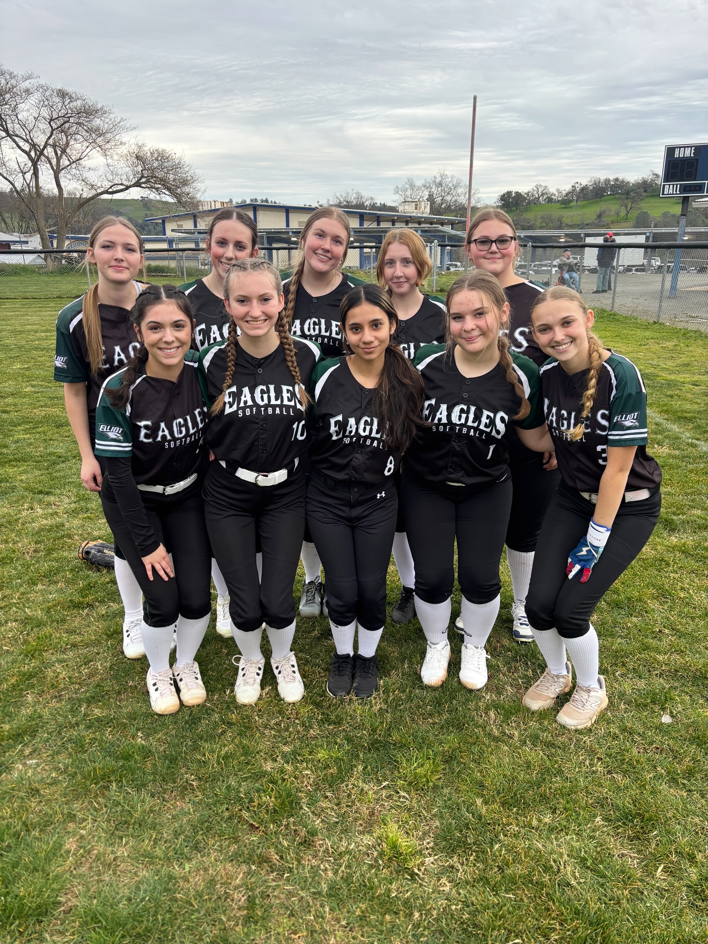 Softball season is here and these ladies need your help! Come out and support the team at our FIELD CLEAN-UP DAY this Saturday, February 28th from 8am-noon. And then come see them play at their first home game, March 3rd at 4:00. 🦅🥎 Go Eagles!