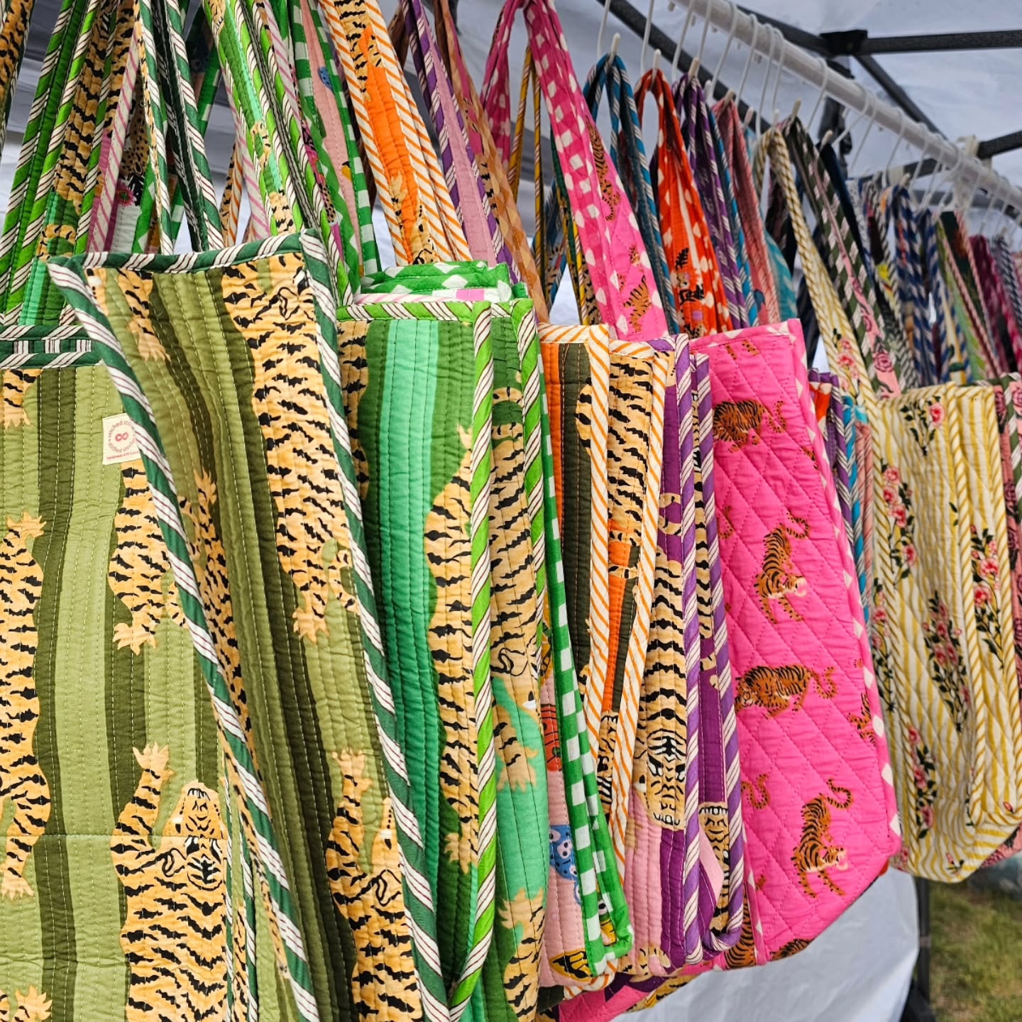 @palmbeachmarketau
Beautiful assortment of colours and stalls.
Here til 3pm