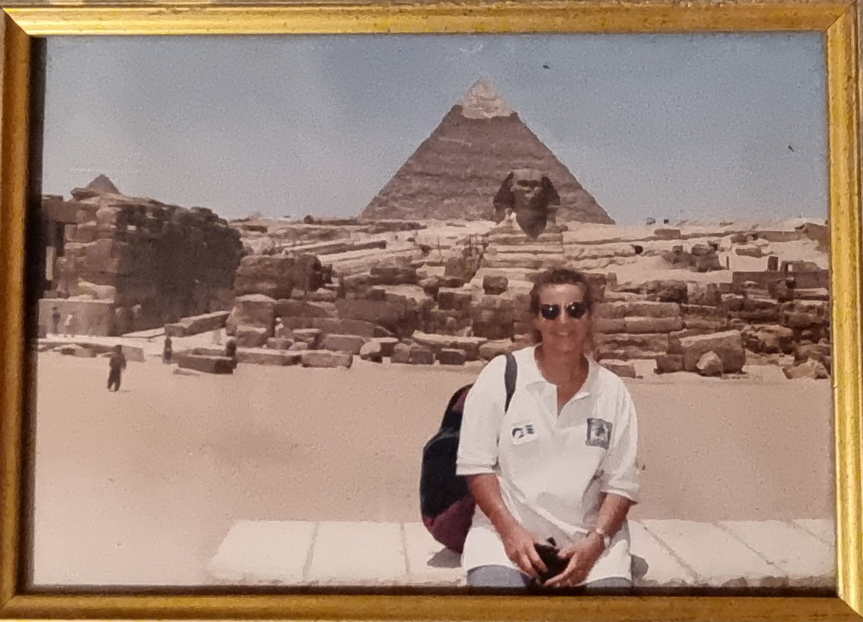 Flashback Friday ✈🌎
This was taken while I was cruising the world and living my passion for travel — sitting in front of the Great Pyramids of Giza.
Years later, that same passion helps me plan unforgettable journeys for my clients.⚓⛵🏖
Can you guess how long ago this was? 🤔
Have a good weekend
SJP😎
#supportlocalbusiness #personaltraveladvisor #professionaltravelexpert #travelexpert #independenttravelagent #luxurytravelexpert#northamptonshirebusiness #thrapston #oundle#sjpholidays#oundlelife#titchmarshvillage