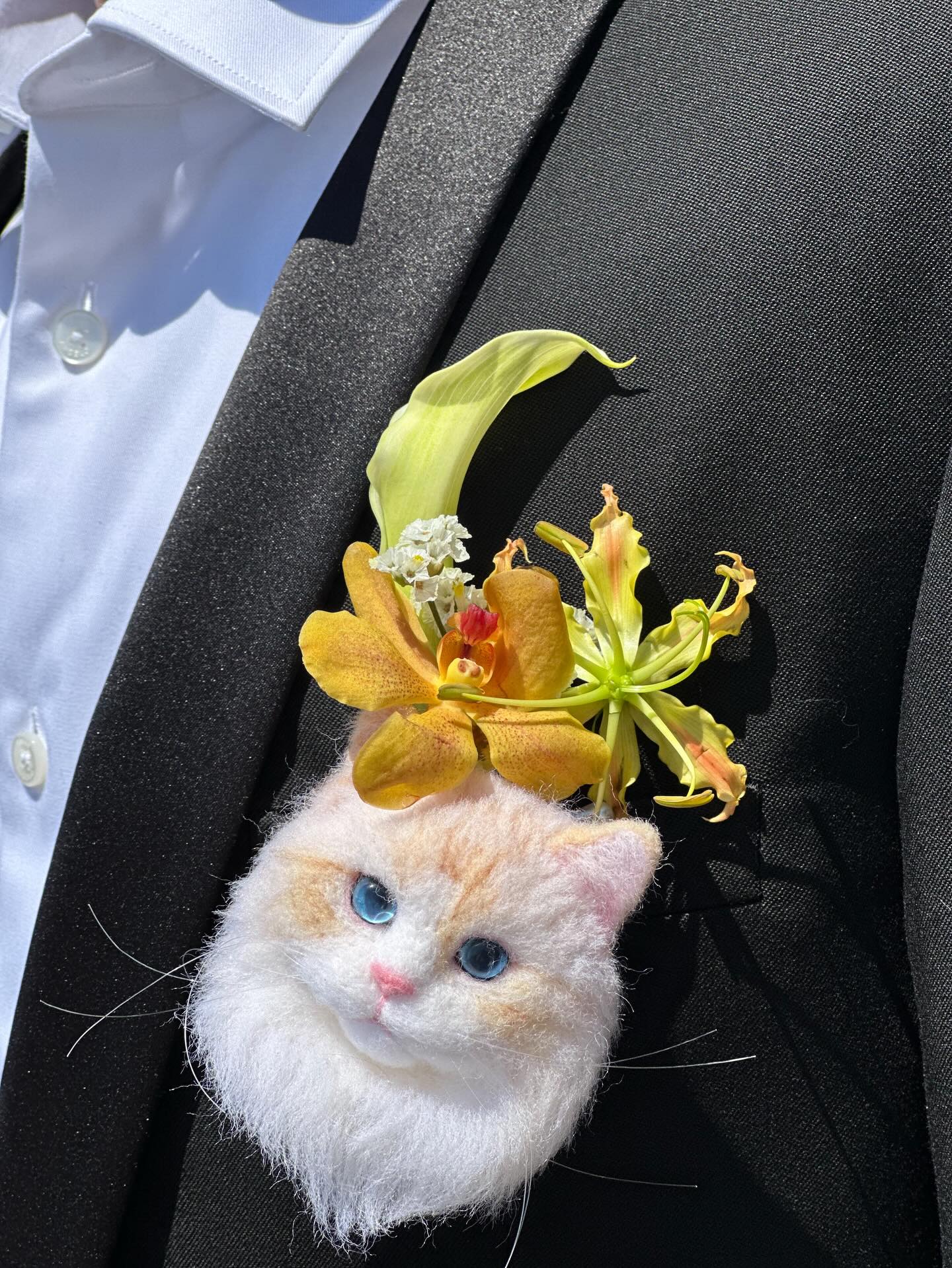 Cutest bout 🥰
.
.
.
.
.
#bayareaflorist
#boutonniere
#floraldesigns
#sustainablity
#weddingflowers
.
.
Planner @theaethra.moments