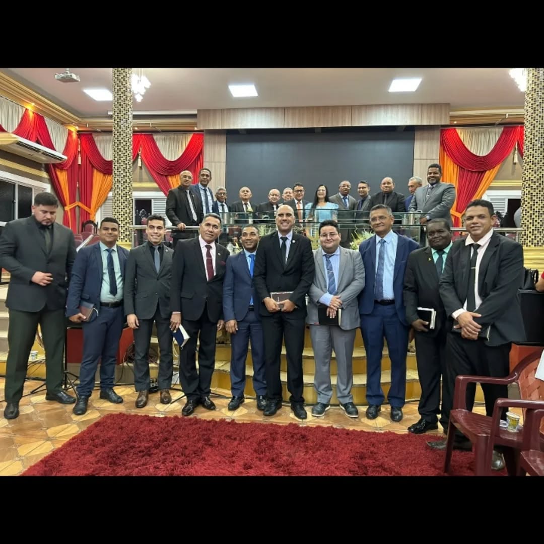 A paz do Senhor Jesus !
A Secretaria de Missões (SEMADESL) da Igreja Assembleia de Deus em São Luís (IADESL), na pessoa do Diretor da SEMADESL, Pr. Reginaldo Ribeiro dos Santos, comunica com gratidão ao Senhor a nova composição da Equipe SEMADESL para o ano de 2026, conforme estrutura em anexo.
A definição desta nova Equipe apresentada e autorizada pelo Pr. Presidente da IADESL, José Guimarães Coutinho, em Culto Administrativo realizado no dia 09 de fevereiro de 2026, no Templo Central, responde ao notório crescimento da obra missionária em nossa capital e ao avanço estratégico das frentes transculturais.
Entendemos que a organização administrativa é um reflexo do zelo com o Reino de Deus.
O objetivo é garantir que o planejamento chegue com ordem e excelência tanto aos campos da Região Metropolitana de São Luís quanto aos locais mais distantes da Terra.
Com esta nova estrutura, a Semadesl se fortalece para enfrentar os desafios contemporâneos da evangelização urbana e transcultural, atuando sempre sob a égide do Poder do Espírito Santo.
Que o Senhor da Seara capacite cada membro nomeado para que o trabalho prospere e o nome de Cristo seja glorificado "Aqui e Além".
Semadesl – Fazendo Missões no Poder do Espírito Santo.