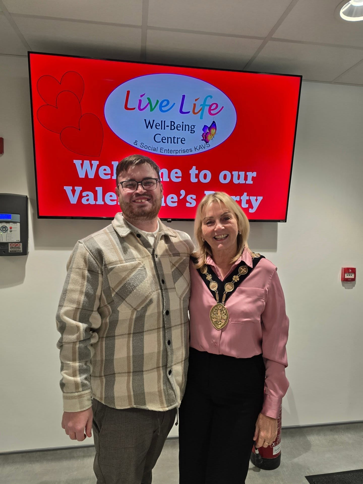 Mayor Alderman Amanda Grehan surprised us with an official visit to formally welcome participants and parents to Live Life HQ, on behalf of Lisburn & Castlereagh City Council. While participants were partying, Philip provided a parent tour of the building and outlined the development plans for the year ahead and if all that excitement was not enough, Mayor Amanda gave everyone a little gift!