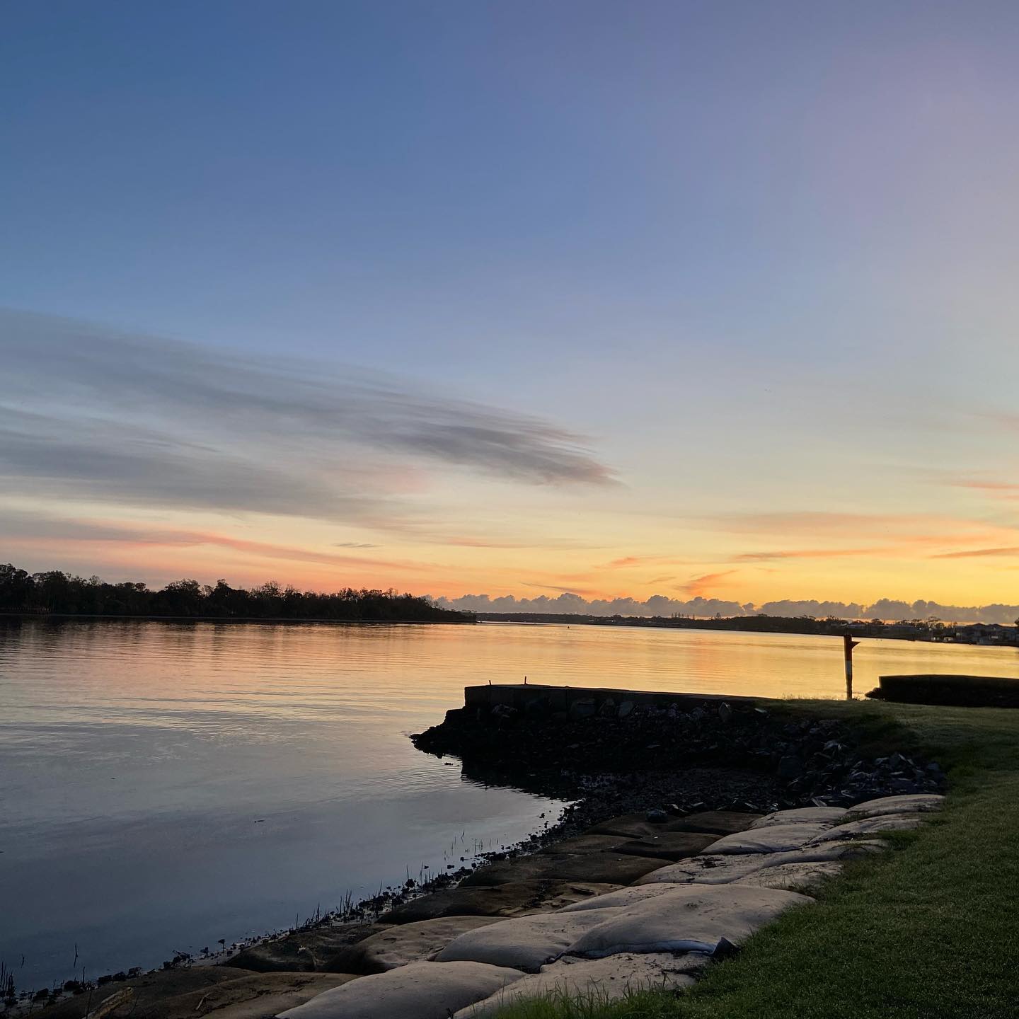 If you get up early enough, the world almost feels normal. #sunrise #cyclinglife #iwanttoridemybicycle #activelife #exercisetherapy #morningmeditation #justbreathe #physio #2444