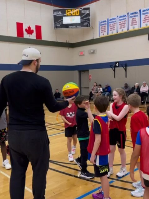Recent clips from our Grassroots program.
This is where it starts!
Our Evolve Grassroots program is all about building movement skills, confidence, coordination, and a love for the game in a fun, high-energy environment.
North end Grassroots expansion this Spring!
DM us for more information about our program.