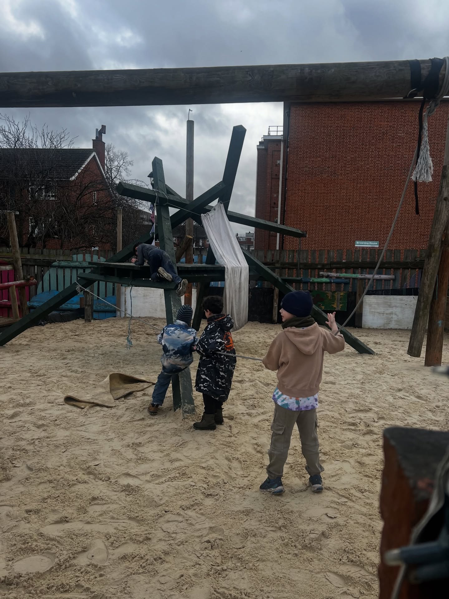 February Half Term at SWAPA has been full of colour, laughter, and non-stop fun! 🎨🛹 From face painting to outdoor games and shakeboarding, every day was packed with smiles and new memories 💛✨
#SWAPA #HalfTermFun