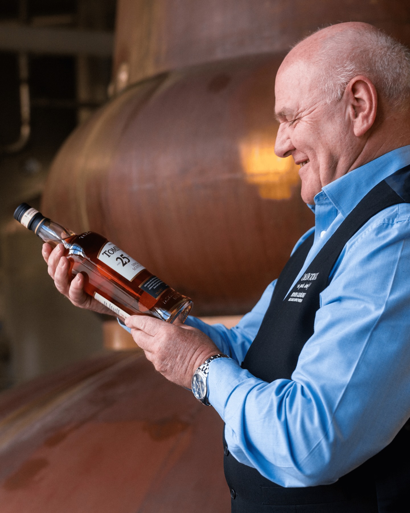 In a year that marks Tomintoul’s 60th anniversary, and Master Distiller Robert Fleming’s 50th year in the industry, few expressions speak more to time and craft than Tomintoul 25 Year Old.
Matured in the finest bourbon barrels carefully selected by Robert himself, this bold and beautifully balanced single malt is rich with notes of treacle toffee, salted caramel and toasted oak. A fitting tribute to six decades of handcrafting and a standout in any collection.
🏆 Winner of a Double Gold medal at the 2025 San Francisco World Spirits Competition
#Tomintoul60