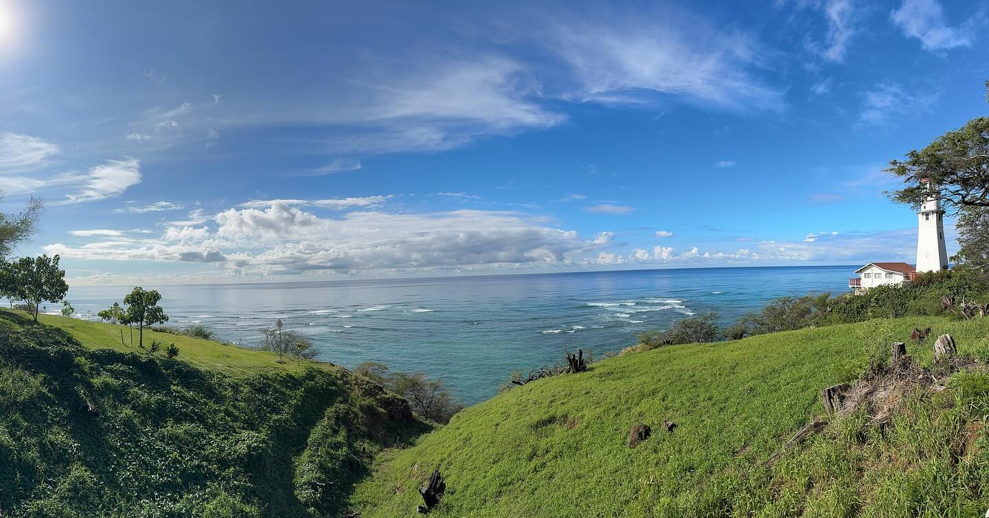 The unfiltered view from Diamond Head this Sunday morning. π€© Weather newscasters say that it will start raining in an hour and storming in 3 hours. Weβll see. But for now, Iβm going to enjoy. π₯° Have a beautiful Sunday! #sundaymorning