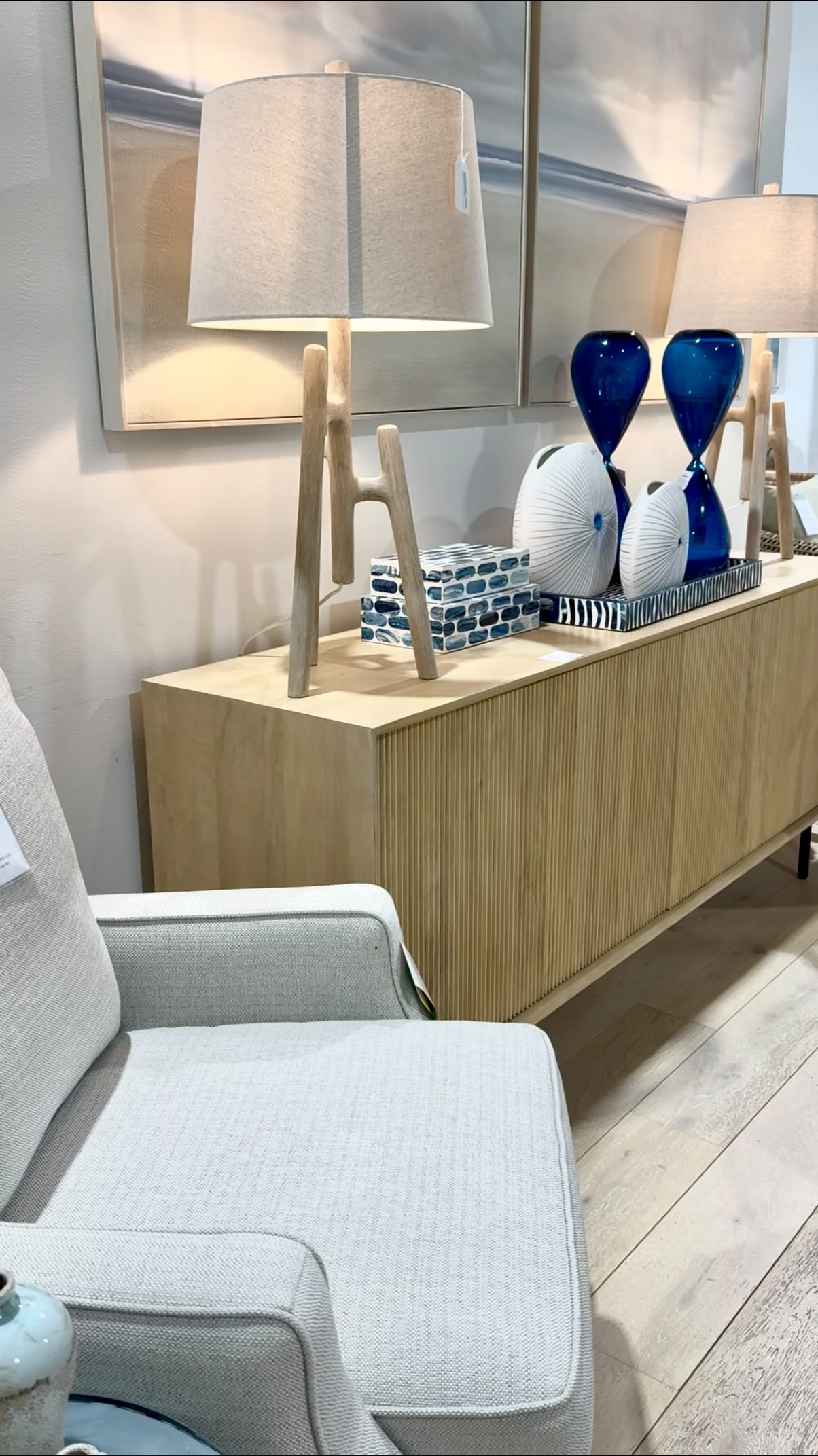 i feel like everyone has a preference here, what’s yours? 👀
#interiordesign #thisorthat #miami #furniture #homedecor