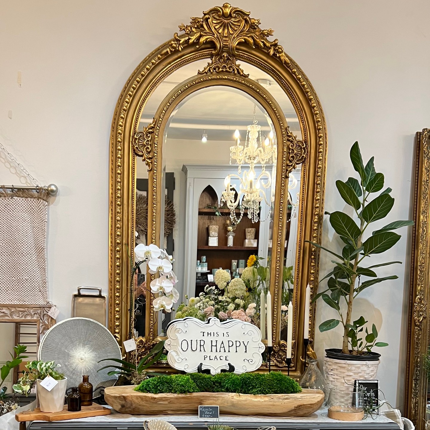 Hey everyone! Just a heads up that tomorrow, February 24th, is our final day open here in Fort Langley. Swing by and pick up one last bouquet from our little shop. We’d really love to see you, say our goodbyes, and give you a big thanks for all the support!
Much love,
Maria & Lina
.
P.S. More to come in the following days about our new adventure
...
.#nicheboutiqueflorals #fortlangley #fortlangleyflorist #langleyflorist #flowershop #flowers #shoplocal #storehours #celebrateeveryday #giftware #arrangement #handtiedbouquets #nicheboutiqueliving #frenchcountrystyle #frenchcountryflowers