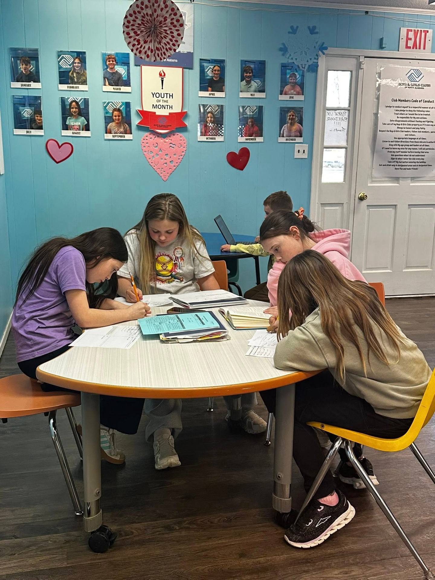 Proof that homework is better with friends. 😊
Power Hour helps our Club members stay on track, build good habits, and take care of business—so they can enjoy everything else the Club has to offer. #AmericaNeedsClubKids
