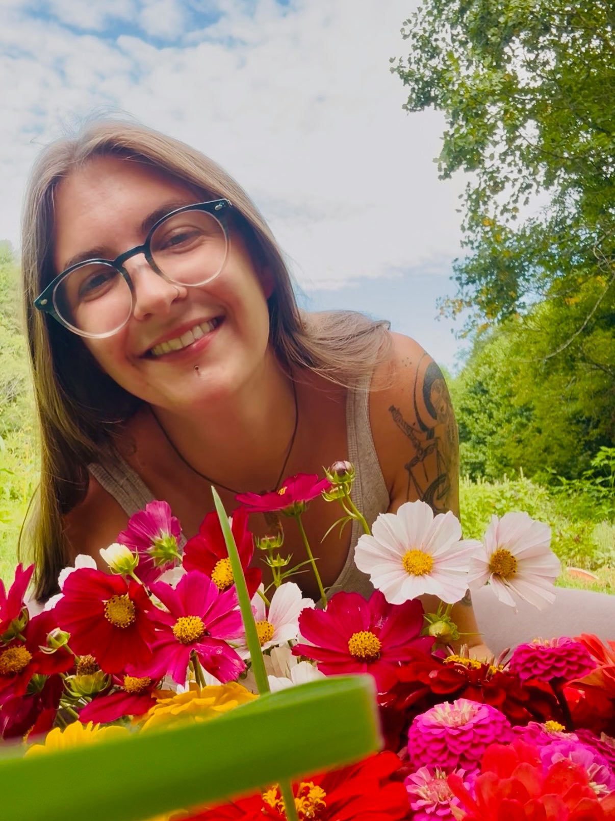 Board Member Showcase: @ramblingin 💗♑️🌱✨Gin has called the high country home for 10 years. Her love for the outdoors and passion for people bleeds into her life as a mother, farmer, volunteer firefighter, and board member.
To her, Sojourn is the breath of fresh air in a foggy world; a community where inspiration and confidence from connection and adventure, not from alcohol. She wants to help show others that a sober life is not only possible, but more vibrant than they could ever imagine.
Gin has been living alcohol free for 5+ years, but you can still find her in the middle of dance floor thinking to yourself “I’ll have what she’s having!”
Sojourn is incredibly lucky to have Gin among our ranks. She was the first person to join the board and taught me how valuable it is to have someone you admire believe in you. The good vibes Gin brings to every space she enters are contagious. Also, her style is on point and I’m forever in awe of her fashion. Thank you Gin for being exactly who you are so we could find each-other. ♥️
Join us this Friday February 27th for some Snow-tubing at @hawksnest.adventures 🤙 RSVP on our website sobersojourn.org 🌀