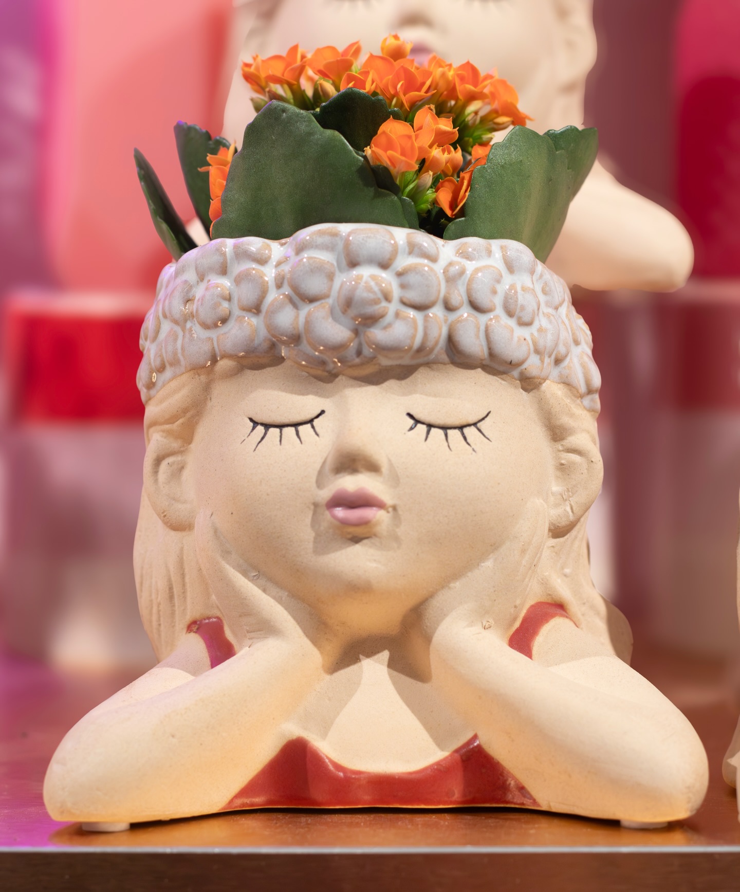 We have the most beautiful small plants and pots for brighter your home. Come to our store to find the perfect match for you
#homedecorideas #smallplants #giftideas