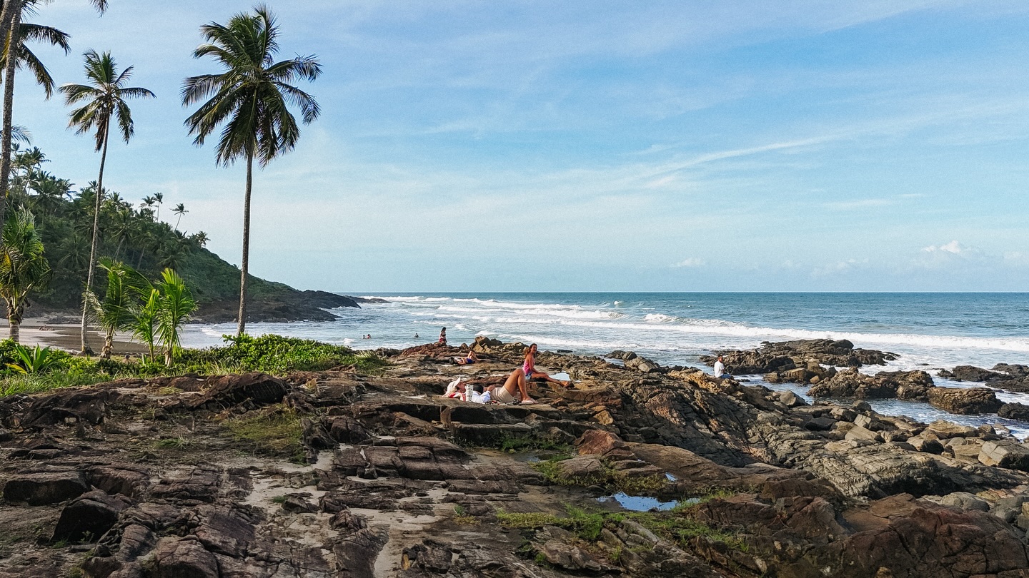 Venha viver dias de descanso e tranquilidade na Bahia!
Itacaré te espera para viver dias de praia, sol e muita energia positiva.
Entre praias, trilhas e cachoeiras, encontre o refúgio perfeito a 500m da praia.
Acesse o link na nossa bio e garanta a sua reserva.
#itacare #pousada #itacaré