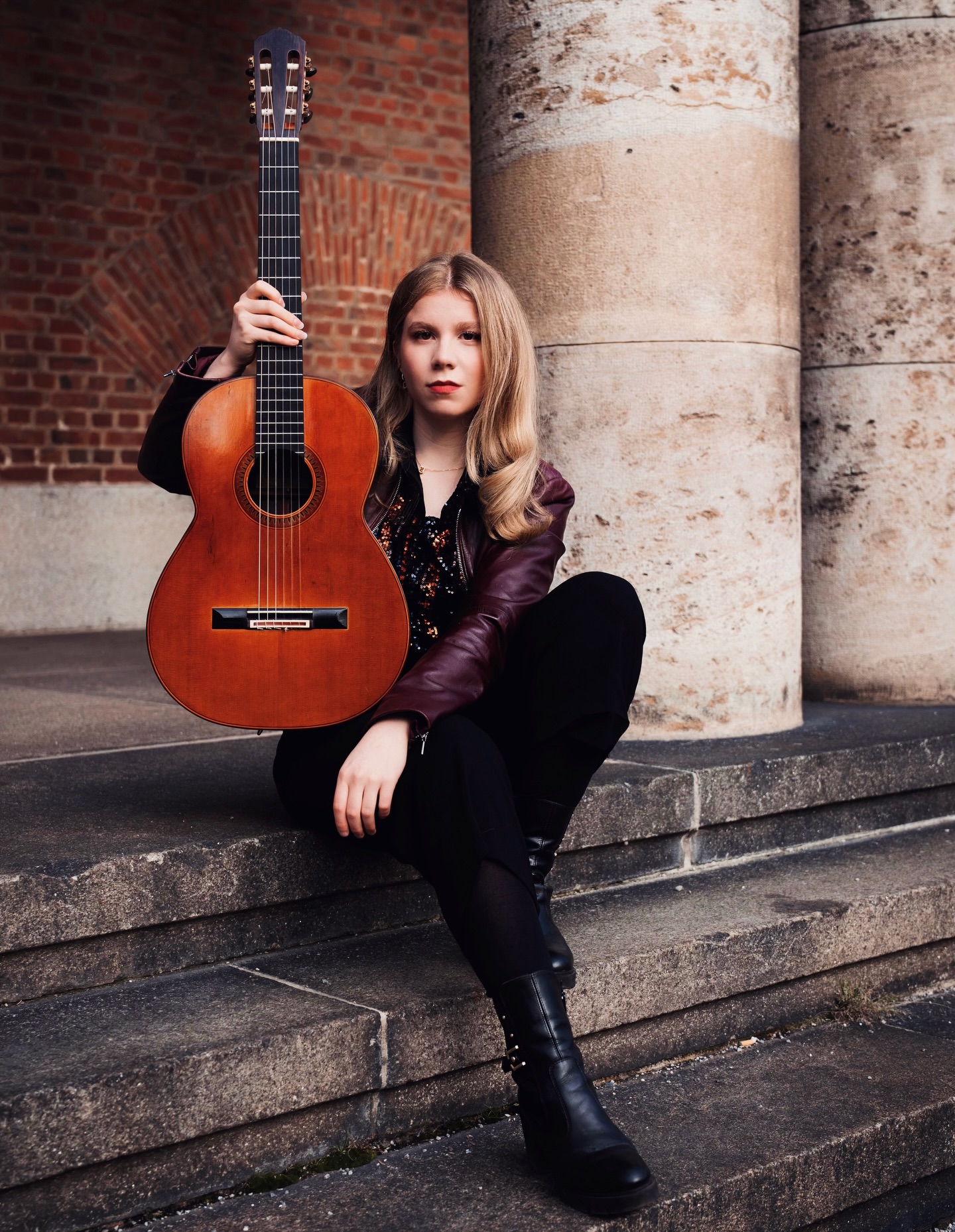 Thank you all so much for the birthday wishes and kind messages. ❤️ Stepping into this new year of life with so much excitement for what’s ahead!!! 🤩
I can’t think of a better way to celebrate than with music. One week, four conciertos - join me! 🎸
28.02. Marburg - Concierto de Aranjuez with @heidelberger.sinfoniker / @vilmantas_kaliunas
04.03. Freiberg - Concierto del Sur with @mittelsaechsisches_theater / @jlgutierrez95
05.03. Freiberg - Concierto del Sur
06.03. Döbeln - Concierto del Sur