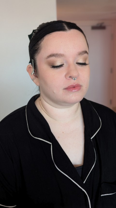 Low, locked, luminous. Every detail intentional, every look empowering. At Glam and Glo Universal, we craft beauty that matches your vibe ✨ #BridalMUA
#LasVegasHairAndMakeup