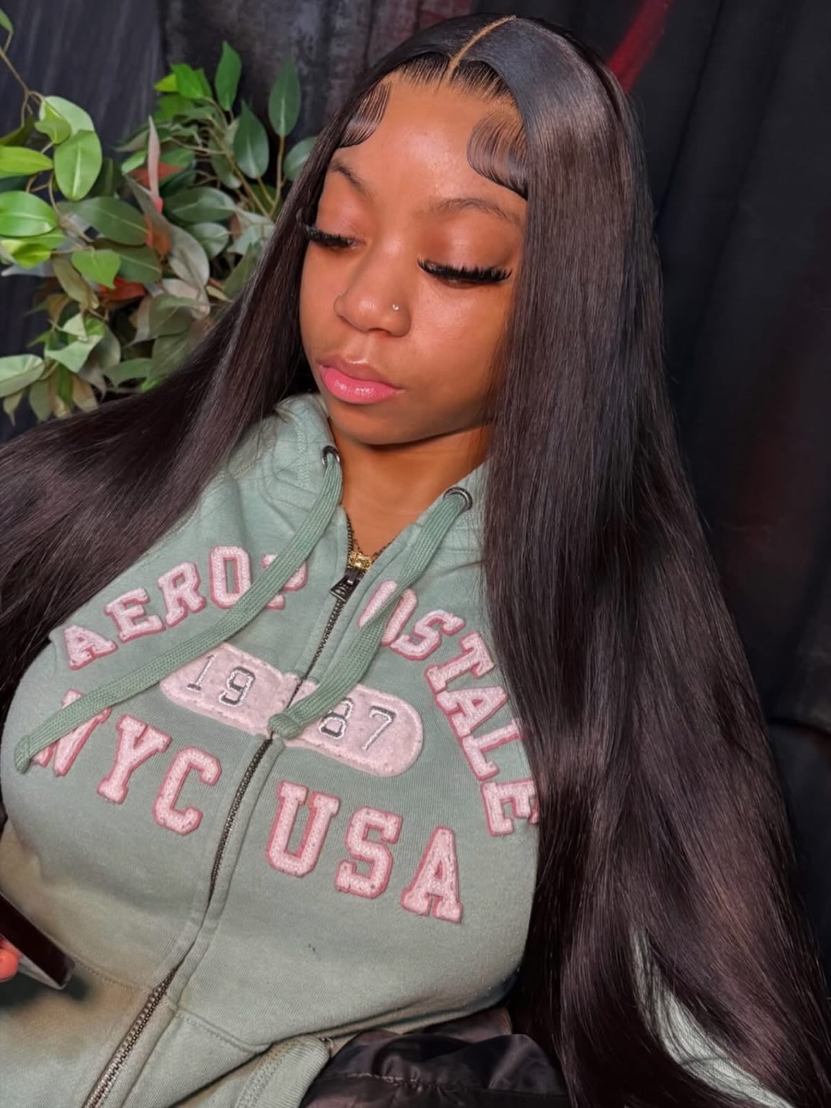 Our lace seamlessly melts in with your natural hairline, delivering nothing short of perfection.
@keniahxkollection
@keniahxkollection
#frontalwiginstall #hdlace #keniahxkollection