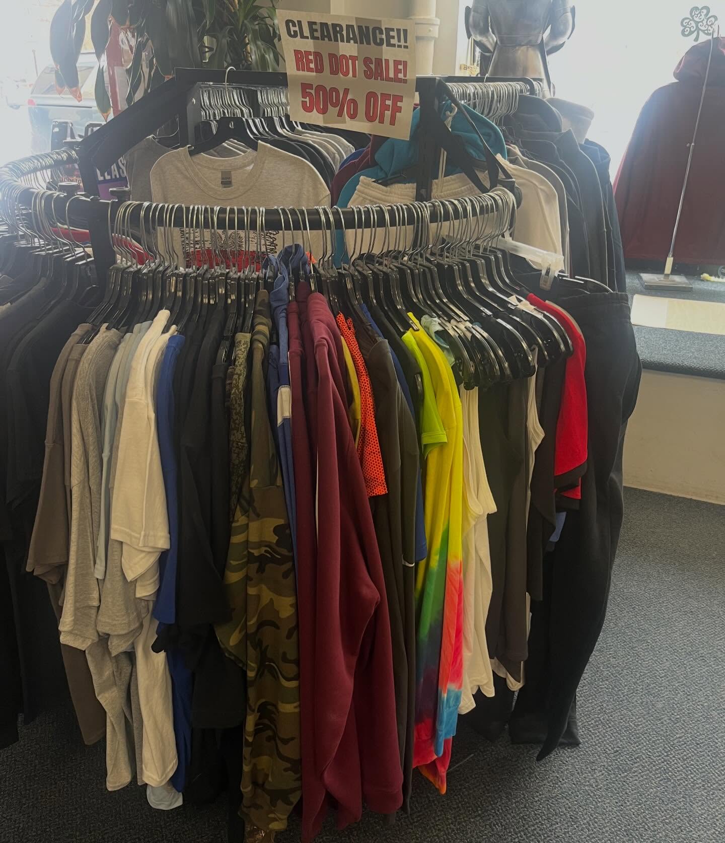 We still have plenty of clothes on our RED DOT 50% off rack! 🔴
Come check out a variety of garments like tanks, tees, hoodies, and more!👚