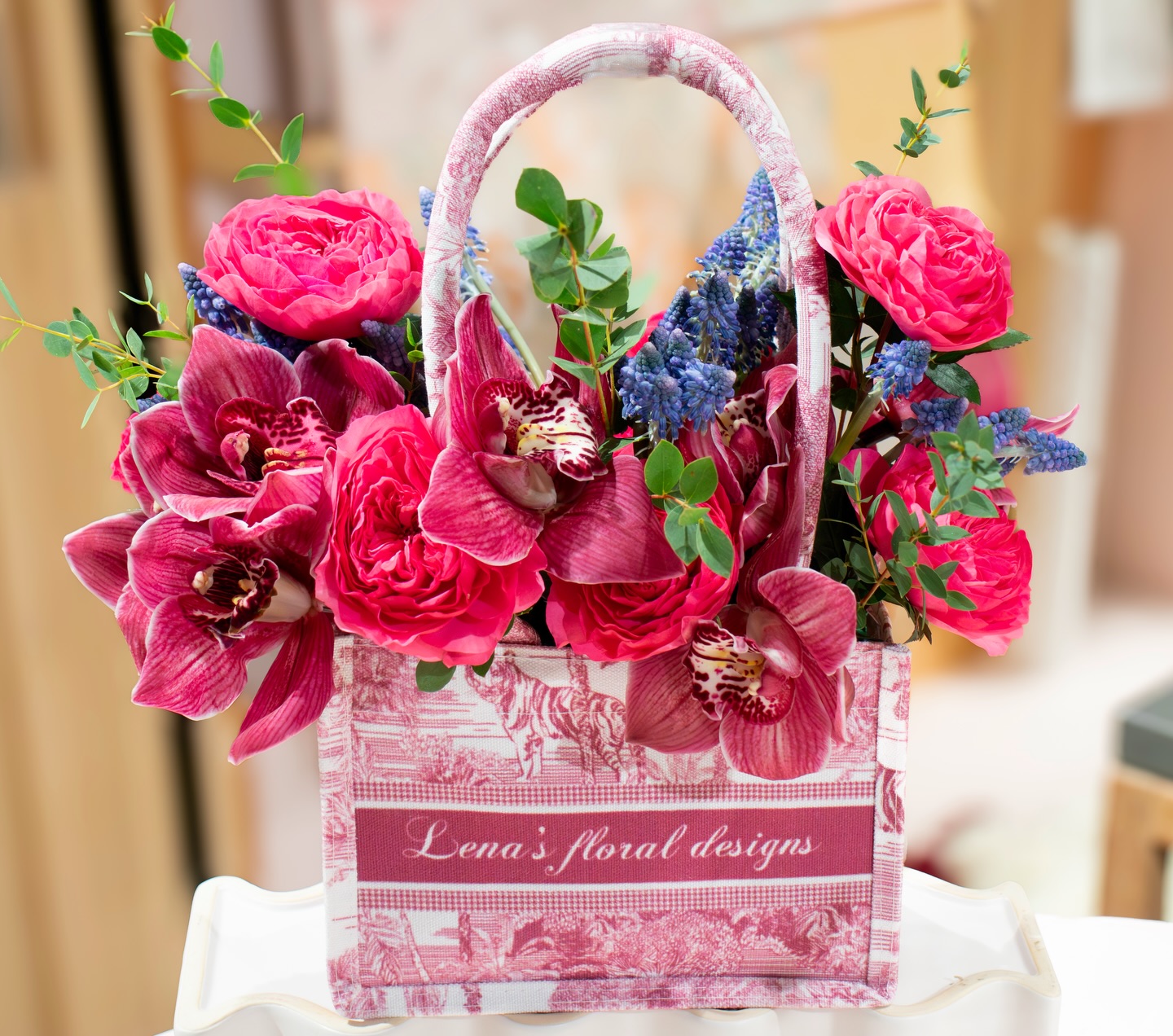 Floral bags available every day in-store for just $85 dollars. Come today and get inspired for today’s blooms
#torontosmallbusiness #torontoflowershop #unionstation