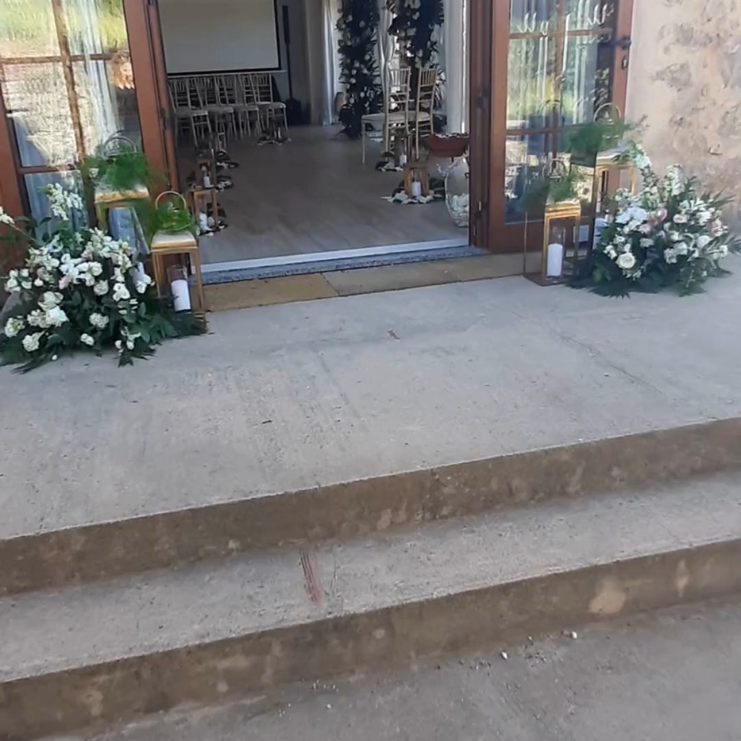 EN. When the place is meant to be...
❤️WE JUST MAKE IT HAPPEN❤️
PT. Quando os noivos escolhem os seu casamento de sonho.
❤️NÓS FAZEMOS ACONTECER❤️
#destinationweddings #algarveweddings #weddingdecoration #casamentosdossonhos #decoracaocasamento