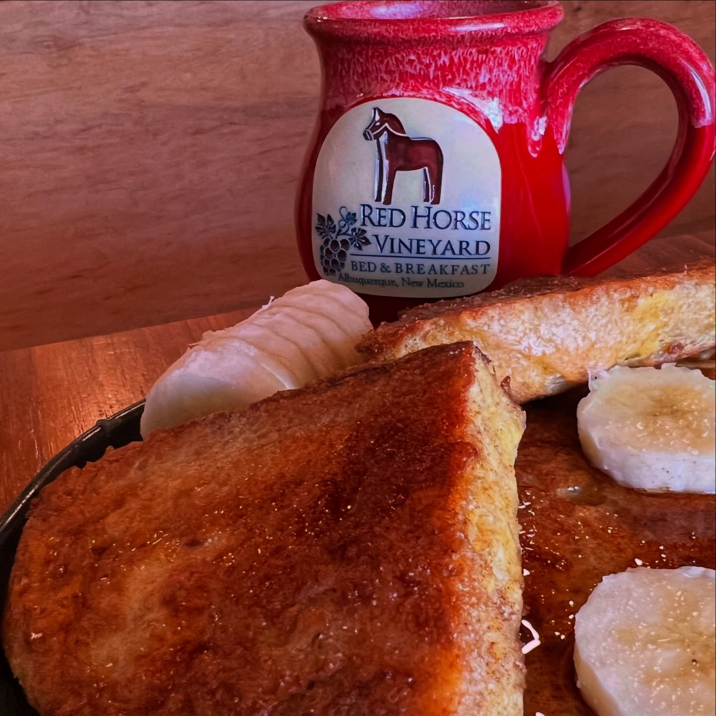 Who can say no to @samikayroso sourdough French toast?
Not us. Not ever.
Golden edges. Soft center. That perfect little crunch before it melts. Paired with a slow Red Horse morning and coffee on the porch… this is how mornings are meant to feel.
Stay. Sip. Indulge.
#RedHorseBnB #SimplySourdeaux #ABQFoodie #AlbuquerqueEats #FarmhouseFeels WeekendGetaway StayLocal NewMexicoTrue BedAndBreakfastLife BrunchVibes