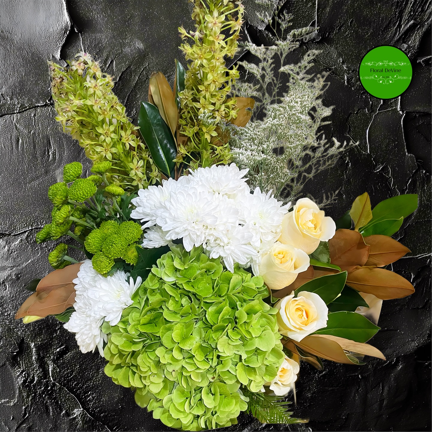 Set the mood- #relaxingweekend #fresh #calm #natural with flowers from @floral_devine