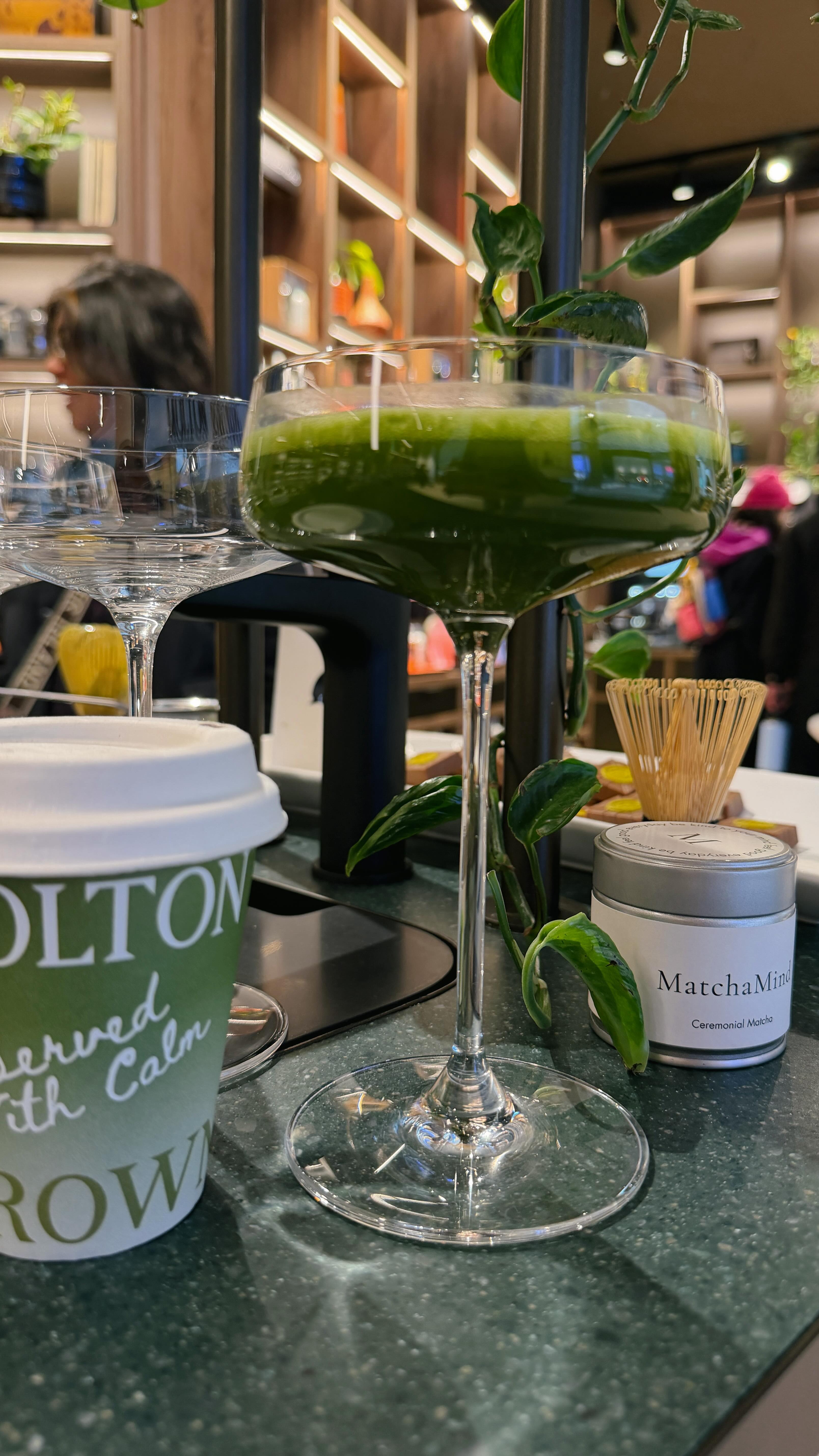 No alcohol needed 🍐
Our Pear Matcha Mocktini converted a few matcha critics today @moltonbrown Edinburgh!
Comment below for the full recipe 🍸