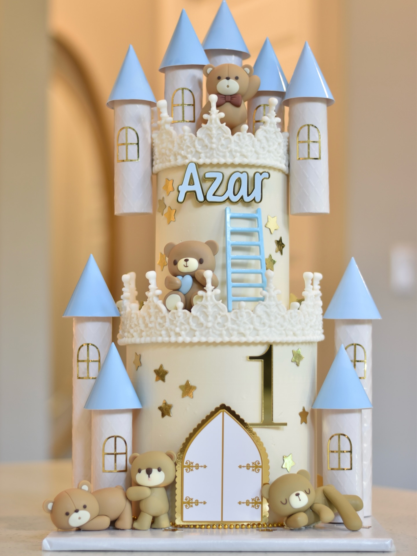 If “cutest in the world” was a cake… this would be it 🧸🏰💙
Happy 1st, Azar 🤩
#ediblesbykisses #castlecake #bearcake #dfwcakes #friscocakes
fr