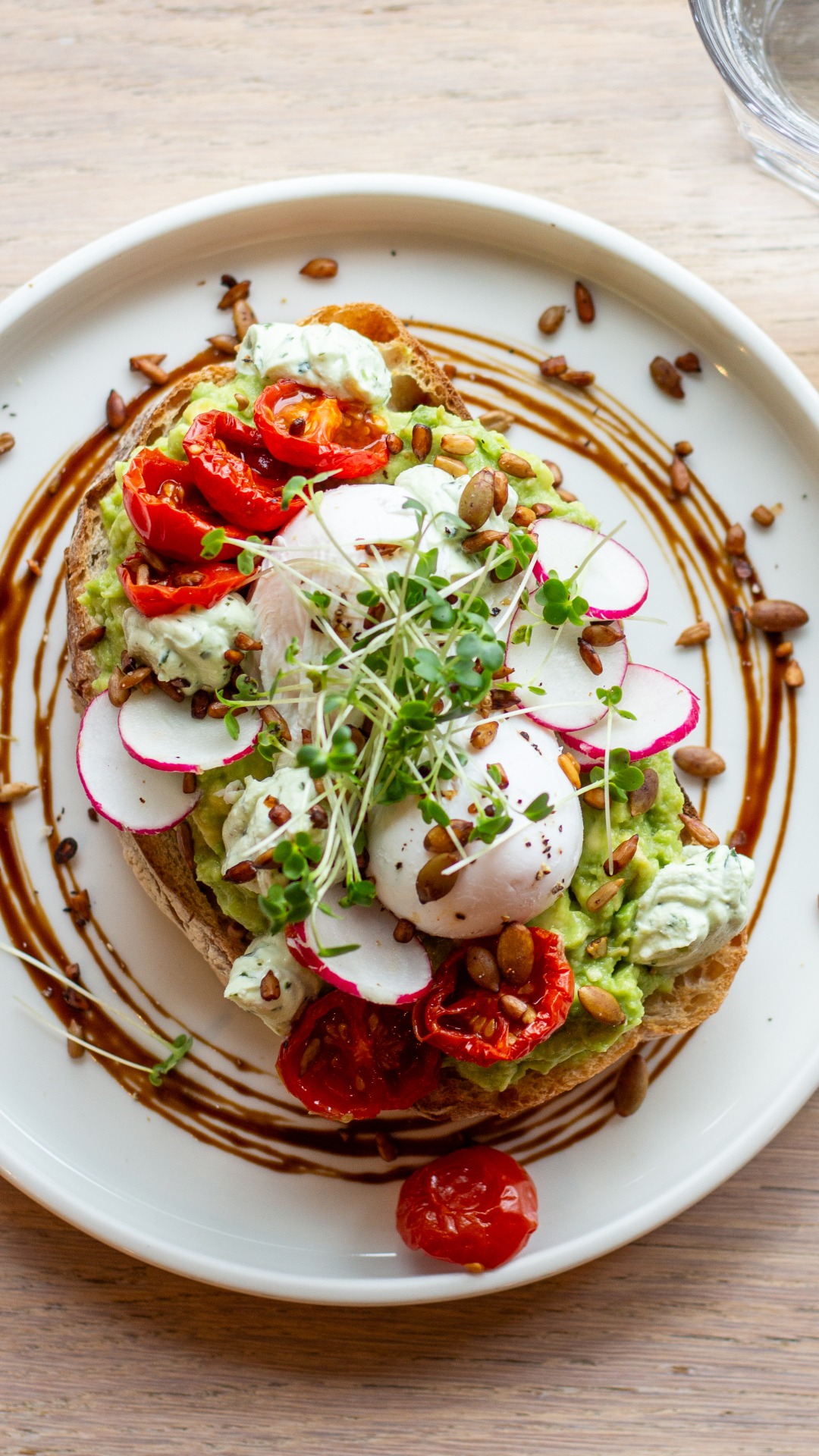 Let's just check ONEEEE last time.
.
.
.
.
.
#avocadotoast#brunch#dublineats#lunchtime#delishg