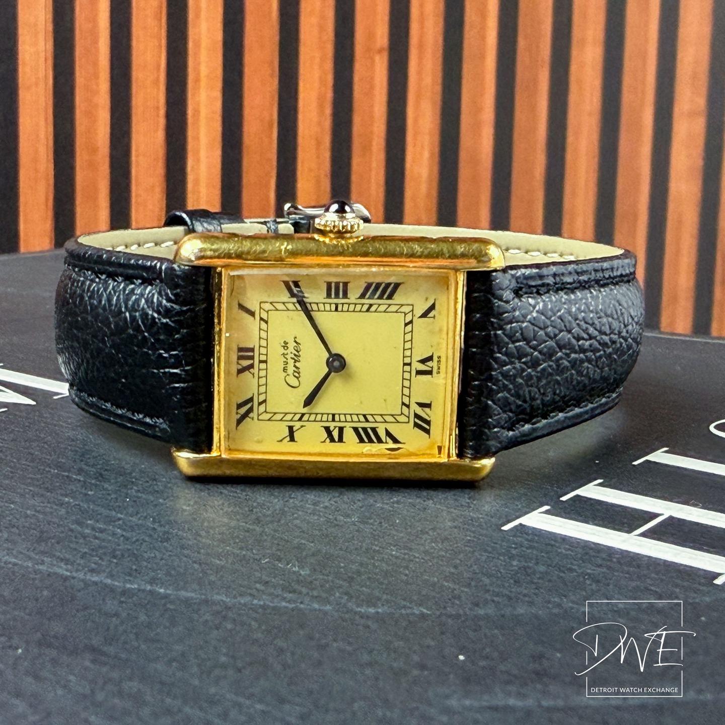 🕒 Cartier Tank Must Large • 23mm x 30mm • Lemon Dial
Vintage Tank aesthetic with a striking lemon dial and classic Cartier elegance. Manual wind movement inside an electroplated 18k case for that timeless dress profile.
✨ Clean, bold, and unmistakably Cartier.
🧾 Details
📦 Watch only
🧼 20 micron gold plating
🔗 AM Cartier strap + AM buckle
📏 23 x 30mm
💵 $2,500 + shipping
🔄 Open to trades
#Cartier #CartierTank #TankMust #VintageCartier #LuxuryWatches #WatchCollector #WatchFam #DetroitWatchExchange