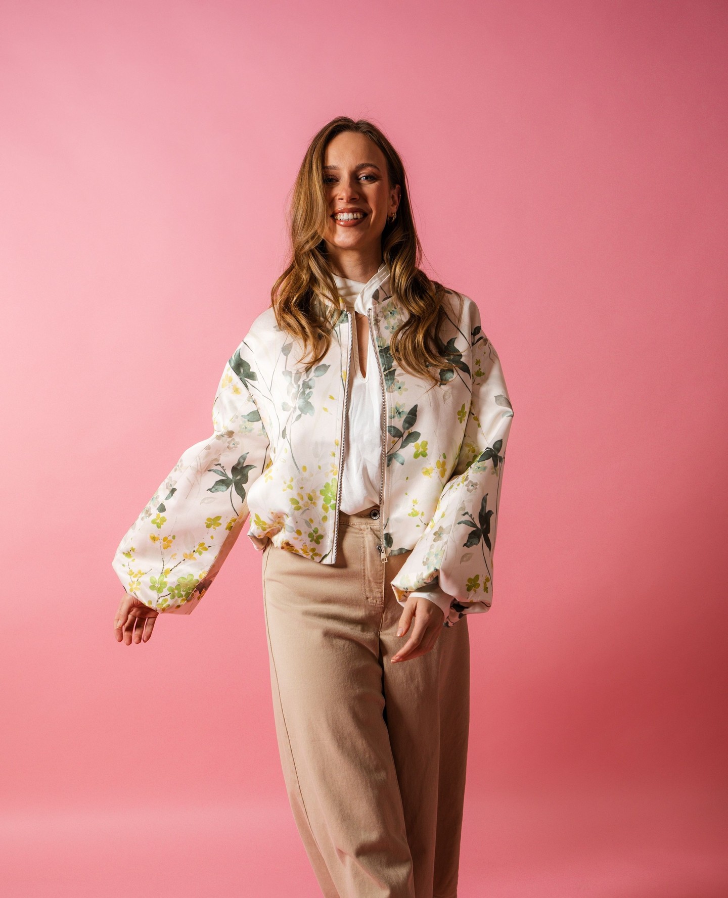 Switzerland: one good-weather day.
Us: spring outfits activated 🌸😎
Model: @kelly.voyage
Photo: @saskiahug_photographie
MUA: @jojoyony
Creative: @estephinswitzerland