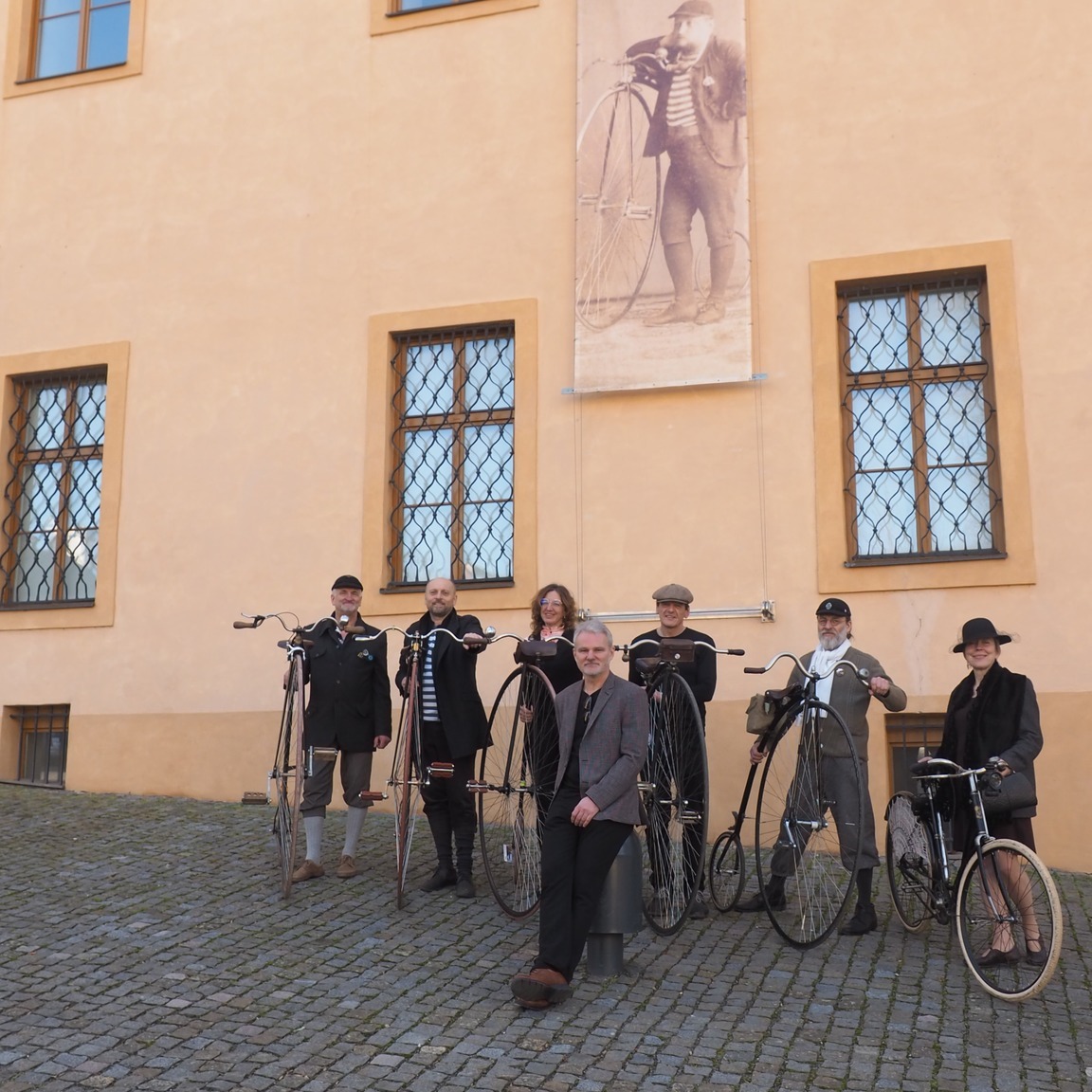 Regionální muzeum v Litomyšli dneškem otevřelo velkou sezónní výstavu HROM DO PEDÁLU!
https://youtu.be/mdxtS8he-fs