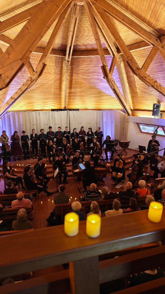 Un immense merci à @ensemble.aurison et @laboiteamusique_geneve pour ce concert magique dans notre chapelle ✨🎶