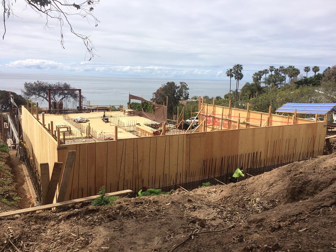 Our Court House taking shape in Malibu. A tennis court on top of a house, with a view. Won't be long now. #tennis, #courthouse, #jonesbuildersgroup, #architecture, #hybrid
