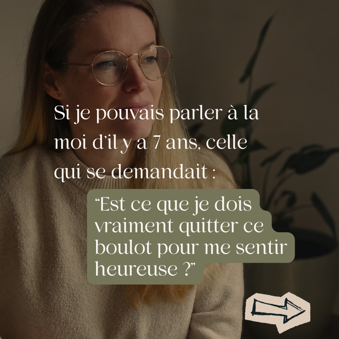 Je lui dirais que …. ☺️
Il y a 7 ans, je croyais que quitter un CDI, c’était une erreur.
Que je devais tenir bon et me forcer un peu, même si à l’intérieur de moi tout me criait “pars”. 🎭
J’étais clairement perdue, vidée, en lutte avec moi-même mais je faisais tout pour rester dans les cases.
Pour ne pas attirer les regards, pas faire de vague. Pas inquiéter. Pour qu’on ne voie rien peut-être.
Ce que je ne savais pas, c’est que ce mal-être, je ne devais pas le faire taire à tout prix mais que c’était plutôt un signal à écouter.
Que ce n’était pas moi le problème.
Je n’étais juste plus au bon endroit.
Et c’est ça que j’ai envie de transmettre avec mon métier de coach en reconversion. Je suis loin d’être un modèle parfait mais je peux au moins être une permission pour toi :
te dire que toi aussi tu as le droit de changer d’avis. Tu as le droit de changer d’avis. Tu as le droit de t’écouter. De te faire confiance. Et de partir, si tu sens que tu n’as plus rien à faire là.
📆 Si tu veux te lever avec le sourire pour aller au travail, mais que tu bloques car aucune idée de ce que tu pourrais faire comme travail, alors inscris toi à ma Masterclass pour découvrir (et comprendre) les 3 clés indispensables pour trouver un métier qui te ressemble 🧡
C’est mardi prochain, le 3 mars, à midi !
Le lien est dans ma bio.