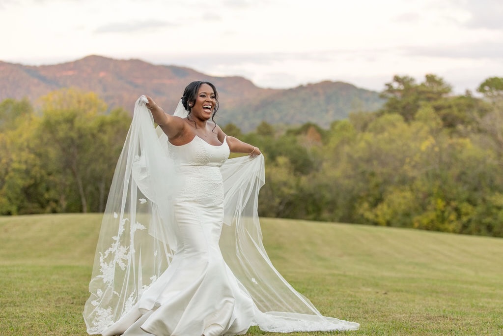 The 2026 wedding season kicks off this weekend, and we are here for it! Loving this photo of Tamera from October! This is how we feel right now, too! Can’t wait to show more from this AMAZING gallery!
Photo: @sullivanphotographyknoxville
@tamera.d.smith
Check us out for your special day at harpersvineyard.com
#smokymountainwedding #smokymountainbride #townsendtn #vineyardwedding #easttnweddingvenue