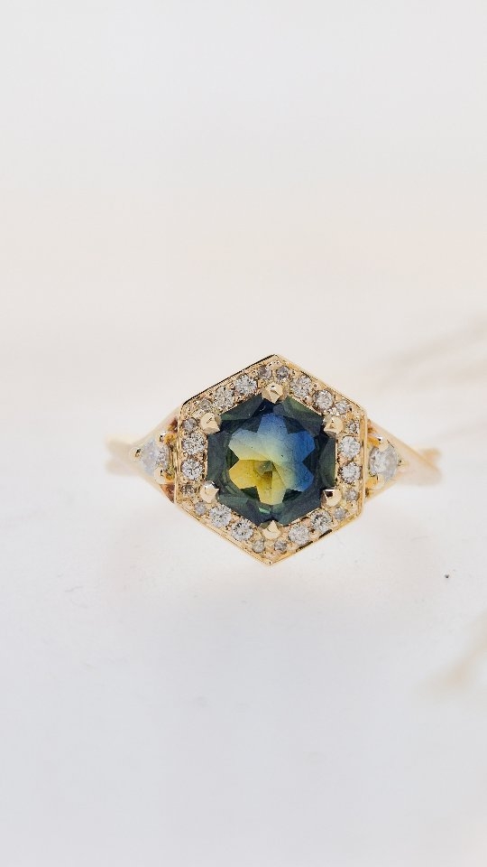 Made using a customers old gold and stones.
#handmadejewellery #gold #sapphire #australianmade