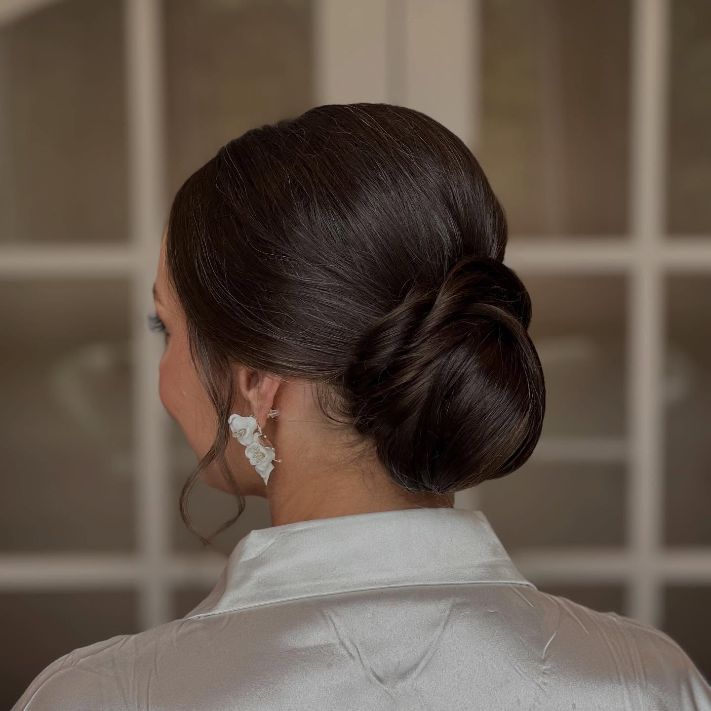 We can’t get over this classic timeless updo!🤍
Stylist Haley
Artist Brittney