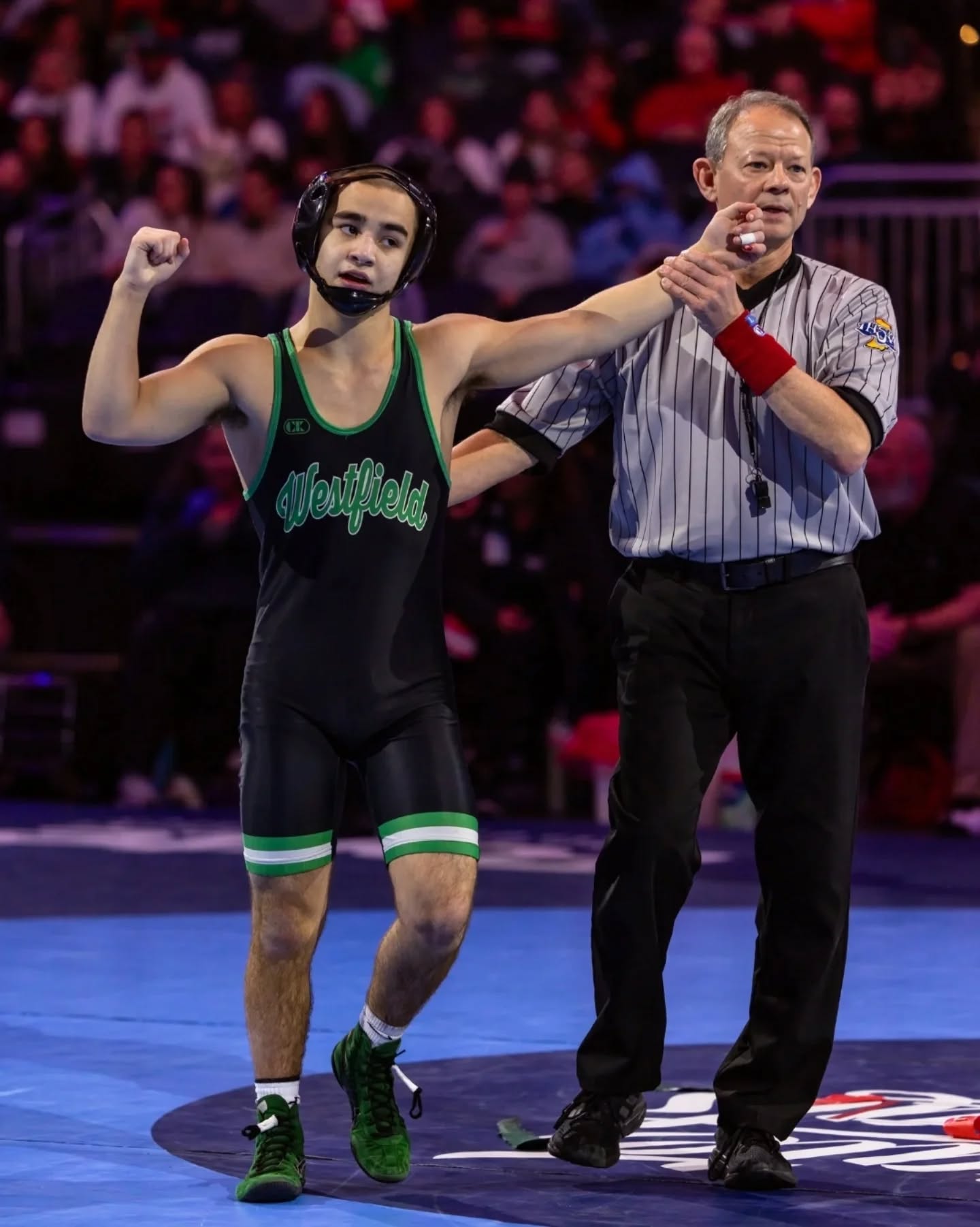 Another IHSAA Wrestling State Finals matchup in the books. Congratulations to all who wrote their names into the history book last night. And special shout outs to all the parents who have given up their early Saturday mornings traveling all over the state and country to give their kids a chance to better themselves.
Thank you to every single one of you that has liked, shared, tagged, reposted my photos from the season, I can't tell you how much it means to see all the images being enjoyed. I look forward to seeing you all again in a few months.
#highschoolwrestling #indianawrestling
#indianahighschoolwrestling #wrestlingphotography #sportsphotographer
.
.
.
.
@ihsaa1 @teamindianawrestling @indystarsports