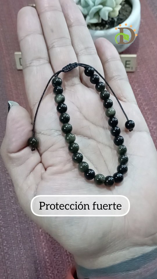 Al fin tenemos disponibles pulseras de obsidiana dorada. Son de protección fuerte ya que como es un vidrio volcánico lleva el elemento fuego por dentro, corta lazos tóxicos, recupera tu energía y te enfrenta a cambios necesarios para que logres todo lo que deseas. Siempre va en la mano izquierda.
#obsidiana #obsidian