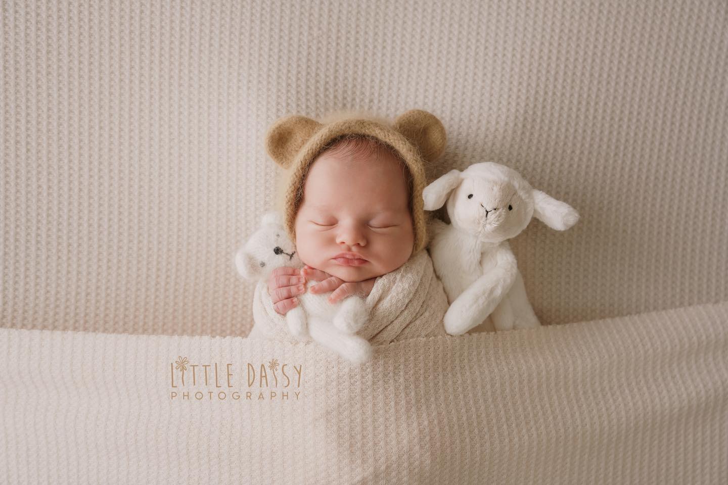 Sleeping soundly, pouting softly 🐻🤍
#sglittledaisyphotography #sgnewborn #sgnewbornphotographer #sgnewbornphotography #newbornsingapore