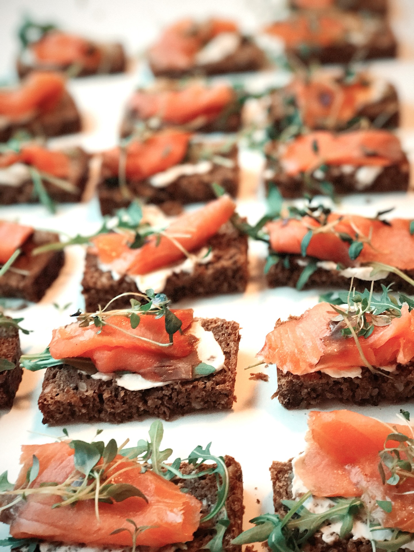 Små bites, stora samtal och lite mer energi runt bordet. Plockmat för kontoret – enkelt, snyggt och väldigt gott ⭐️
#plockmat #morrisandbens #frukostleverans #företagscatering #bästaarbetsplatsen