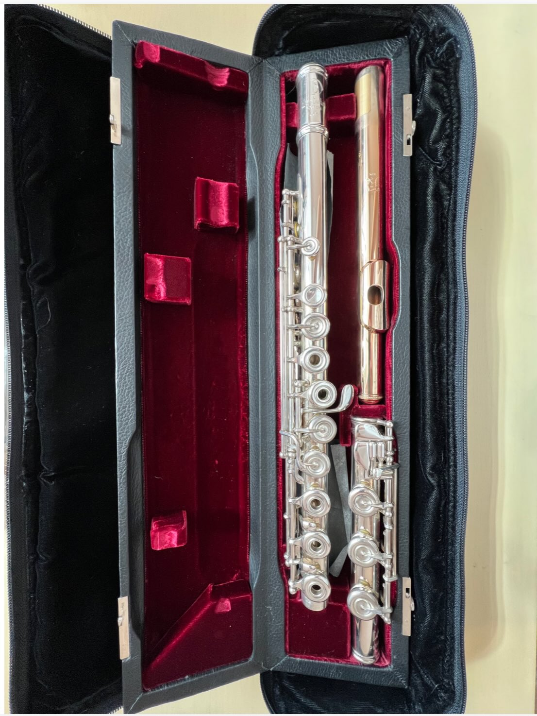 PRICE REDUCED!
This flute and headjoint combo no longer gets played as much as it deserves, so we are finally parting ways. I am selling my Burkart Elite 5/95 body and Nagahara 16k headjoint. The body and headjoint were not originally purchased together, but they compliment each other beautifully. The Nagahara extended platinum riser speaks to the platinum in the 5/95 body (5% platinum, 95% silver), and the two of them together have a rich, responsive, and zingy sound!
Fresh off a COA at Burkart. The headjoint currently has a little gold tape on it to fit the Burkart body.
They can be sold together for a discount, or separately. Willing to negotiate. The Burkart was purchased without a headjoint.
The Nagahara 16k headjoint is very special, as Nagahara currently does not have any for sale and there are very few on the market!
Flute is sold with original hard and soft cases.
Headjoint sold with original headjoint case.
I am located in Houston and happy to set up a trial!
Burkart Specs:
“Elite”
5/95 (platinum/silver)
.016”
Sterling Silver keys
Soldered tone holes
A-442
B foot
offset G
C# trill
Purchased new in 2016
Asking: $14,000 (reduced $2k)
Nagahara Specs:
16K tube .012”
16K lip plate
Platinum Nagahara extended riser
DA cut
Purchased new in 2011
Asking: $14,000 (reduced $2k)
Purchased together, asking $26,000 (reduced $4k)
#fluteforsale #burkartflutes #nagaharaflutes