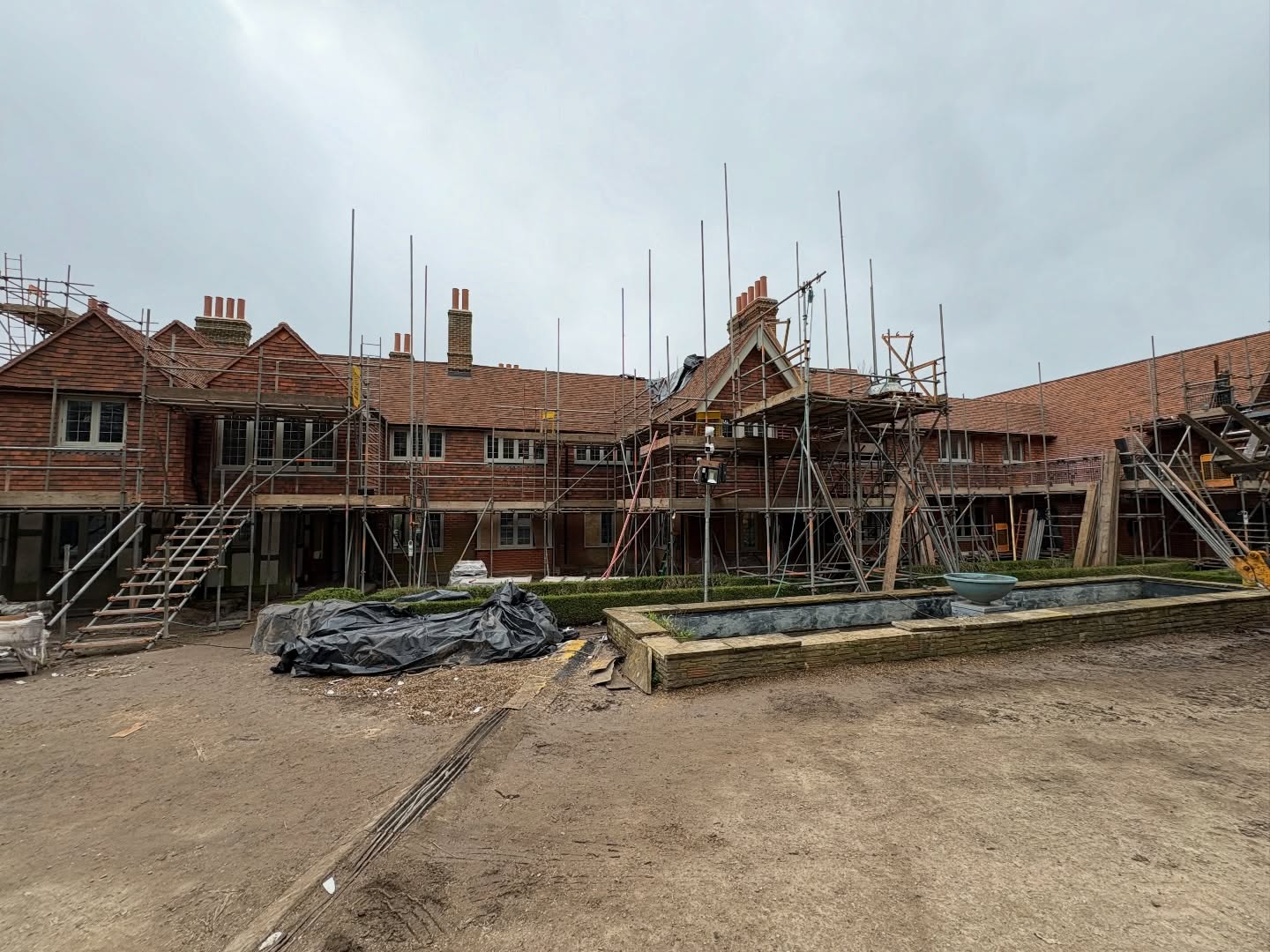 I am pleased to be finally commencing work on our the new project.
Although the start was delayed by nearly two months due to the weather, we are excited to be underway.
This is going to be an impressive installation, featuring over 300m2 of porcelain and natural stone across the ground floor. Additionally, we will be fitting the pool house and changing rooms with large-format porcelain tiles.
I look forward to sharing better images as the project progresses.
#flooringcontractors #tilingcontractor #highendresidential #surrey #tiles porcelain naturalstone commercialcontractor