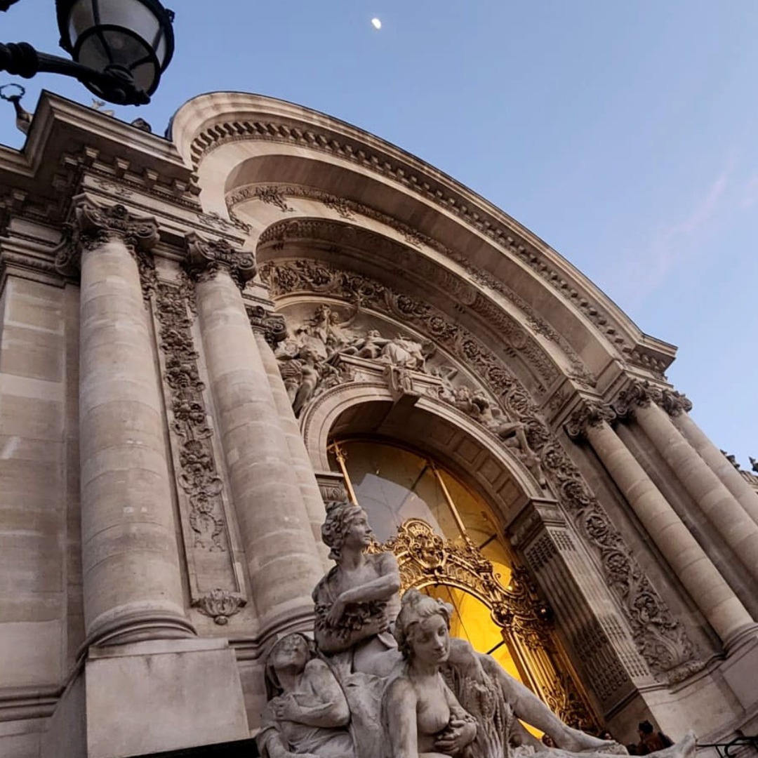 There are milestones that matter.
After Berlin last year, being exhibited today at the Petit Palais, here in my own city, Paris, feels particularly meaningful.
My piece Joséphine noir & or is presented as part of The Art of Making, alongside 72 contemporary creations by artisans from Paris and Berlin.
Seeing it exhibited in this building, imagined for the 1900 Universal Exhibition, feels very special to me.
📍 The Art of Making
Petit Palais — Avenue Winston Churchill, Paris
Until March 1
10am–6pm
I will be present on Saturday from 2pm to 6pm.
Il y a des étapes qui comptent.
Après Berlin l’an dernier, me retrouver aujourd’hui au Petit Palais, dans ma ville, à Paris, a une résonance particulière.
Ma parure Joséphine noir & or y est présentée dans le cadre de The Art of Making, aux côtés de 72 créations contemporaines d’artisans d'art de Paris et Berlin.
La voir exposée dans ce lieu imaginé pour l’Exposition universelle de 1900 résonne profondément en moi.
📍 The Art of Making
Petit Palais — Avenue Winston Churchill, Paris 8e
Jusqu’au 1er mars
10h–18h
J’y serai présente samedi de 14h à 18h.
Un grand merci à la @cma_idf, @cma_paris @petitpalais_musee et @metiersdartparis ainsi qu’à l’ensemble des partenaires qui rendent cette exposition possible et soutiennent nos savoir-faire.
#theartofmaking
#Metiersdart
#artisanatdart
#artdeco
#creationcontemporaine
#savoirfaire
#craftsmanship
#contemporarycraft
#parisdesign
#palmyreparis