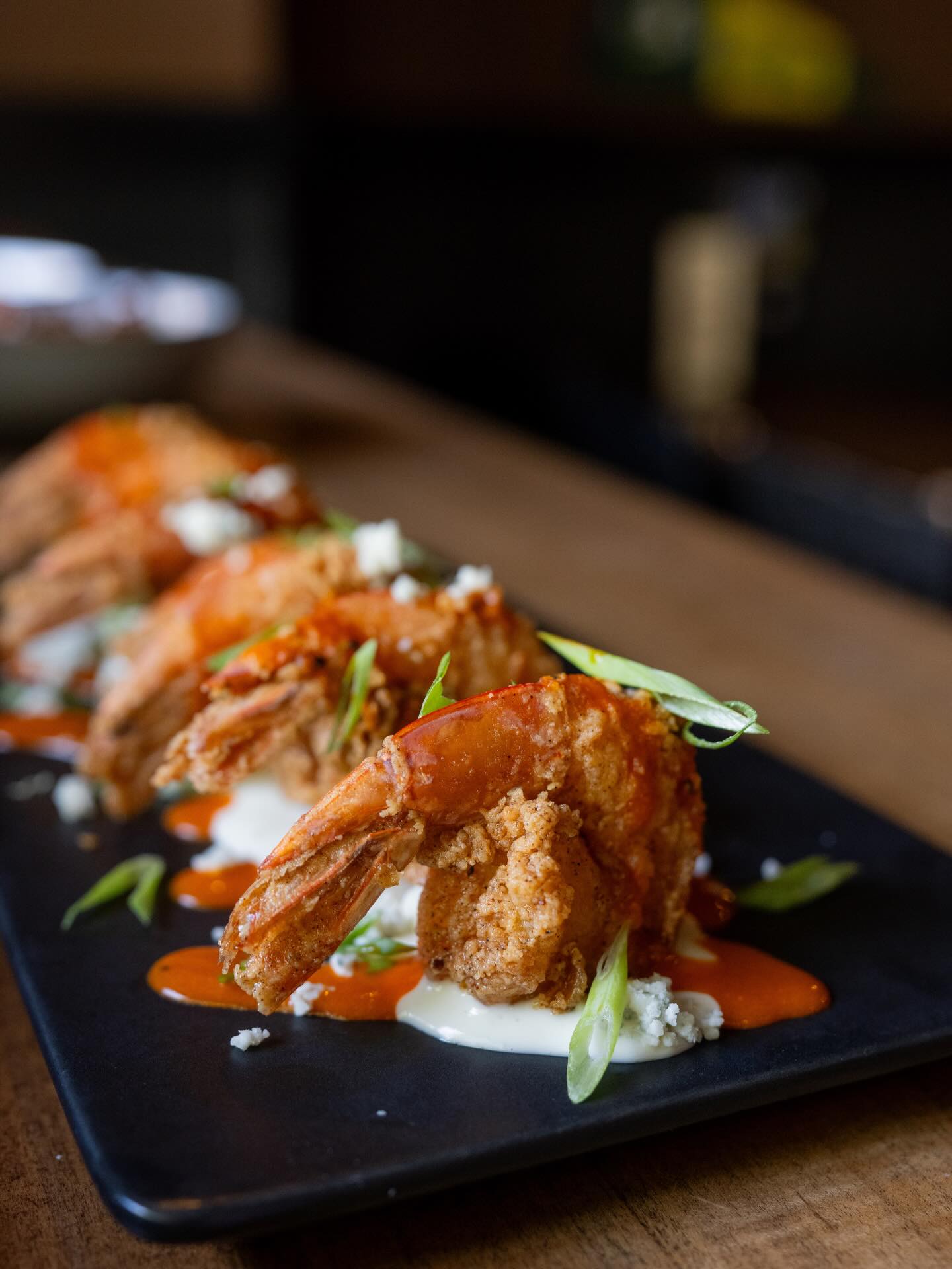 Buffalo Shrimp | crispy prawns, buffalo sauce, Gorgonzola, ranch, green onions
#seattleeats #seattlefoodie #seattlefood #seattlerestaurants #magnoliaseattle