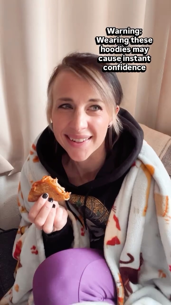 How it feels wearing a Storybound hoodie 💁♀️
#storyboundapothecarium #storyboundmagic #lazydays #bookworm